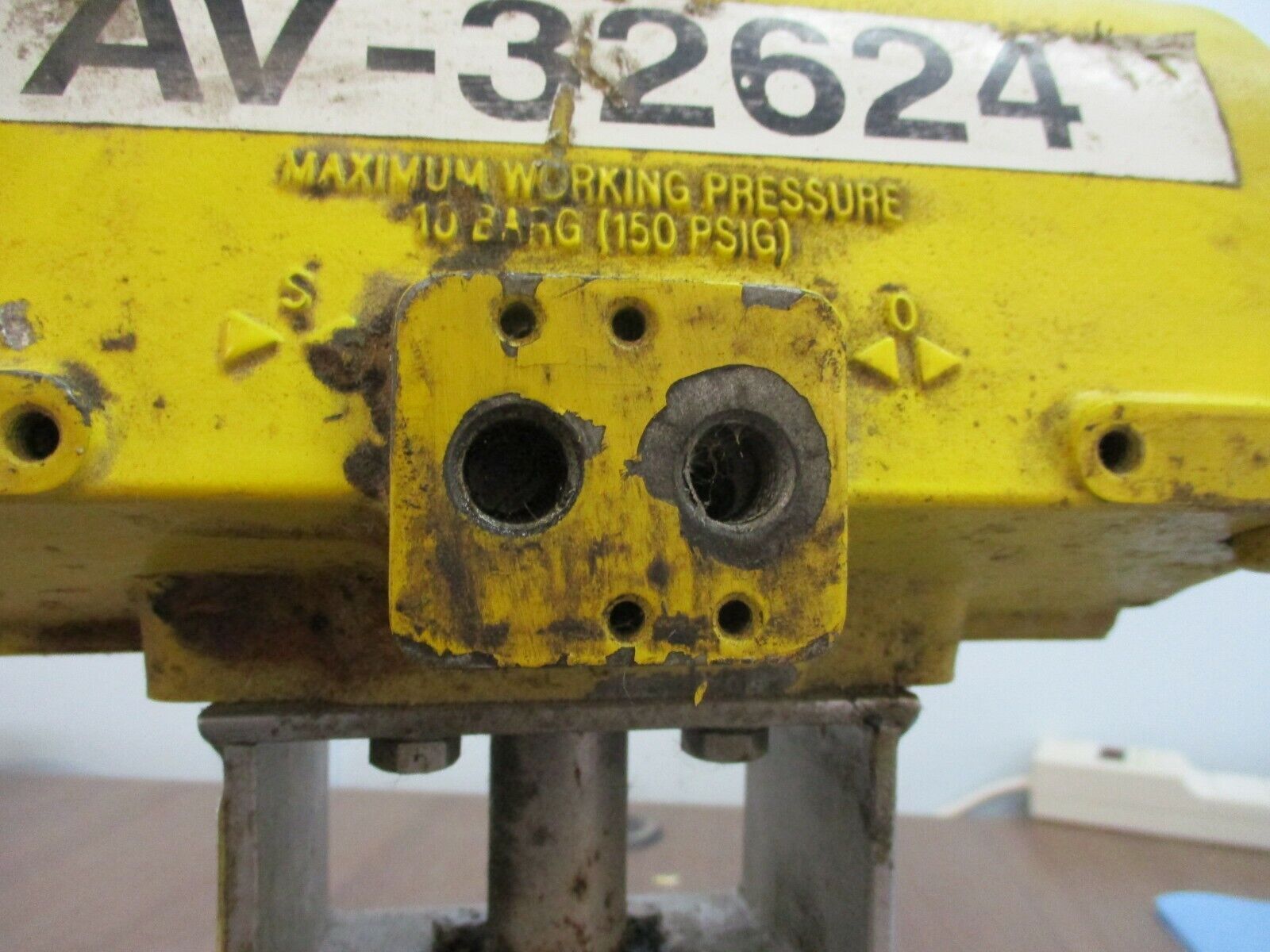 Hytork 221 Actuator w/ Accutrak Dual Display Monitor 116PSI Max Used