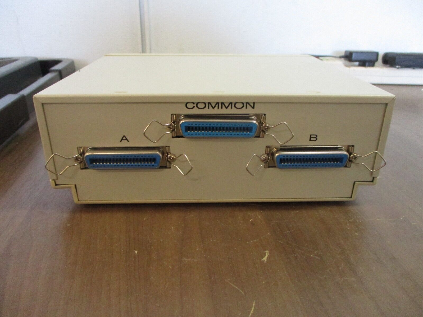 inmac Clear Signal T-Switch 1943 2-Device Used