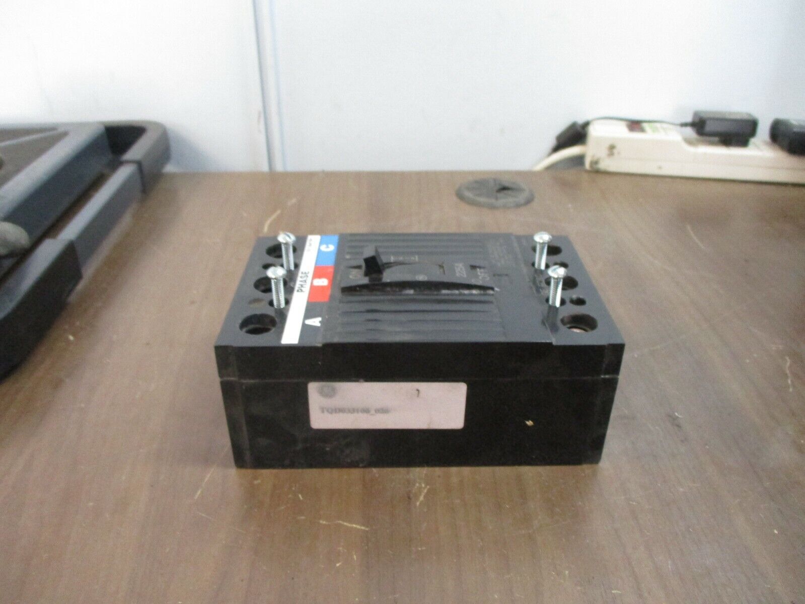 GE Circuit Breaker THQD32225 225A 240V 3P Used