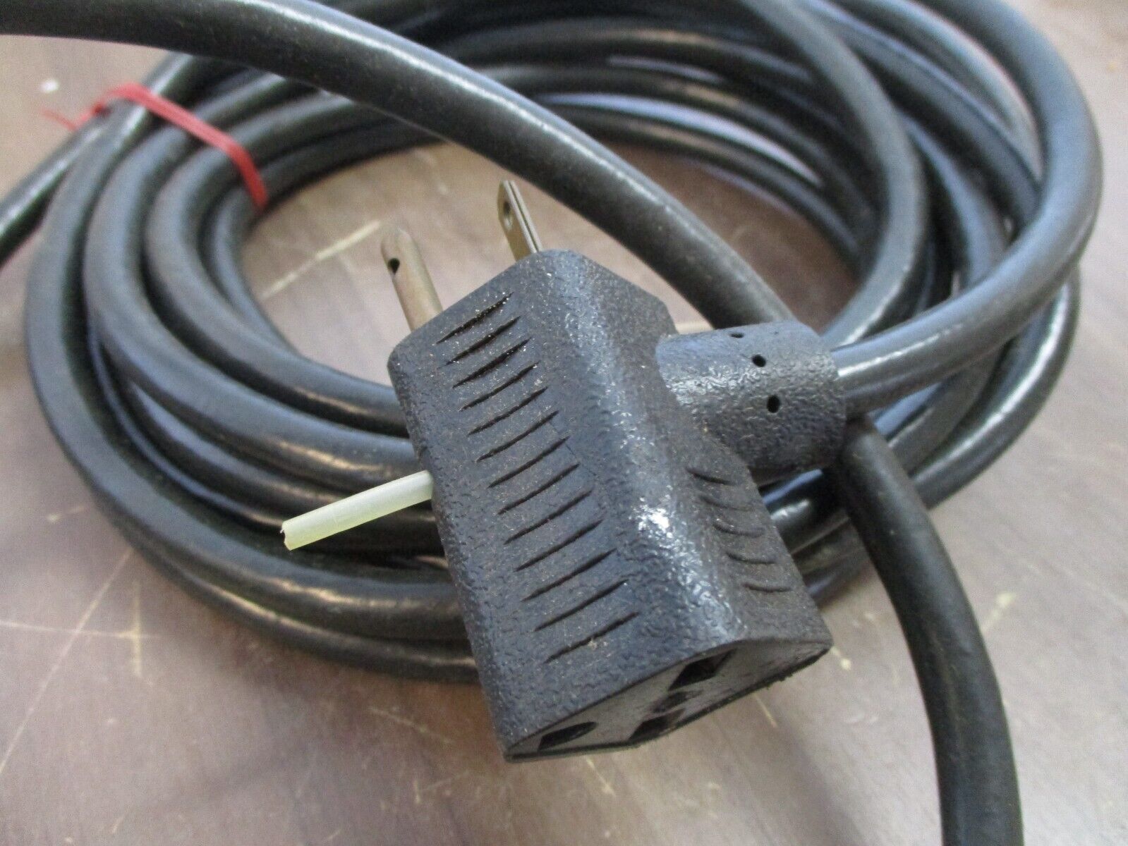 Kenco Liquid Level Control 136 C8 230V 8A Used.