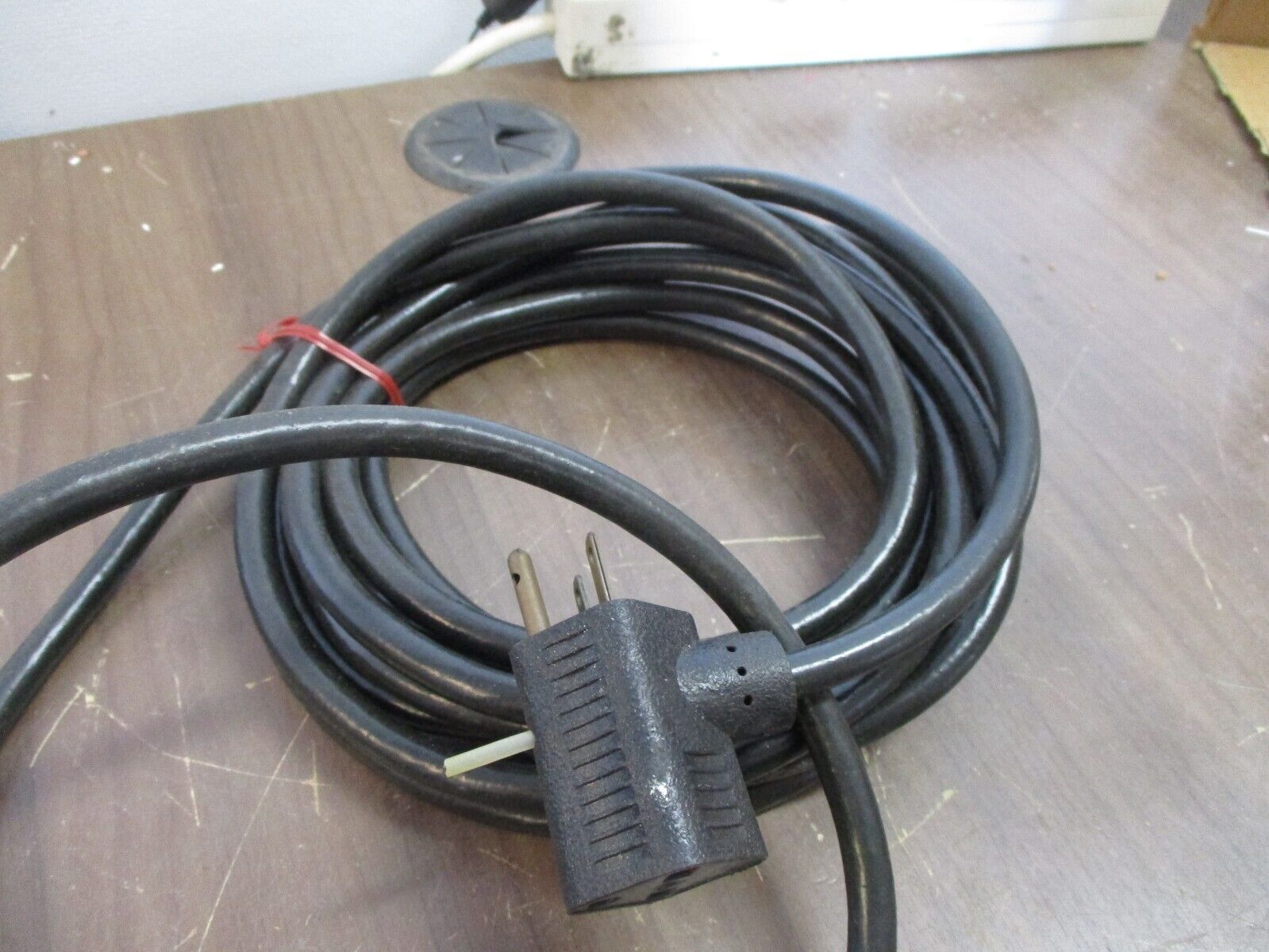 Kenco Liquid Level Control 136 C8 230V 8A Used.