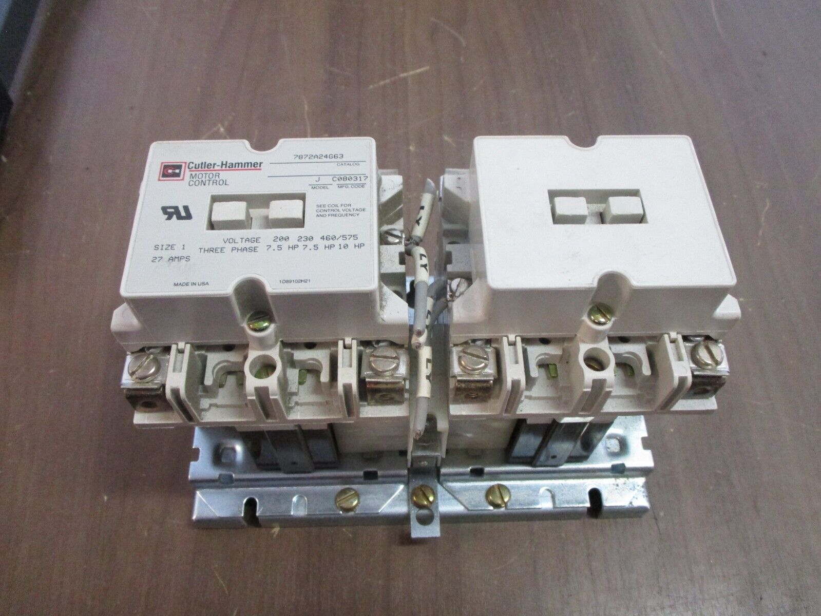 Cutler-Hammer Size 1 Reversing Contactor 7872A24G63 120V Coil 27A Used