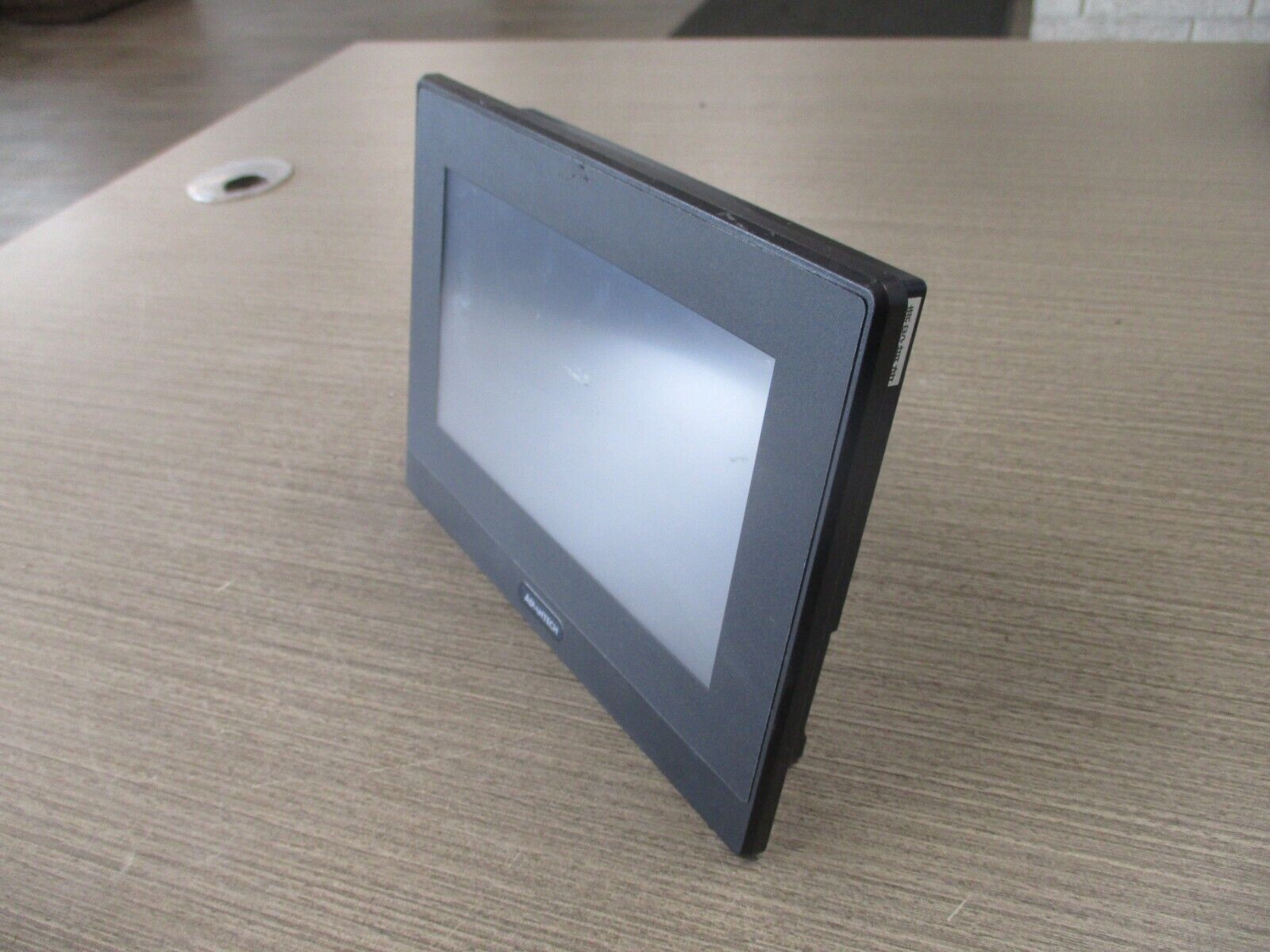 Advantech Operator Panel WOP-2070S1AE K-24VDC 0.6A *Scratched Screen* Used