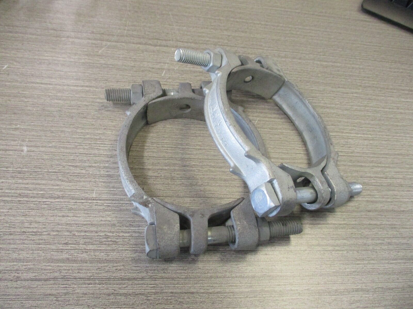 Dixon Pipe Clamp LE-HI-525 *Lot of 2* Used.