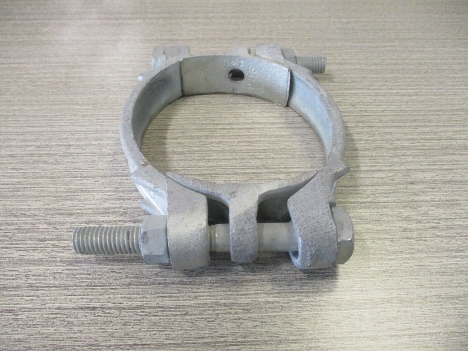 Dixon Pipe Clamp LE-HI-525 *Lot of 2* Used.