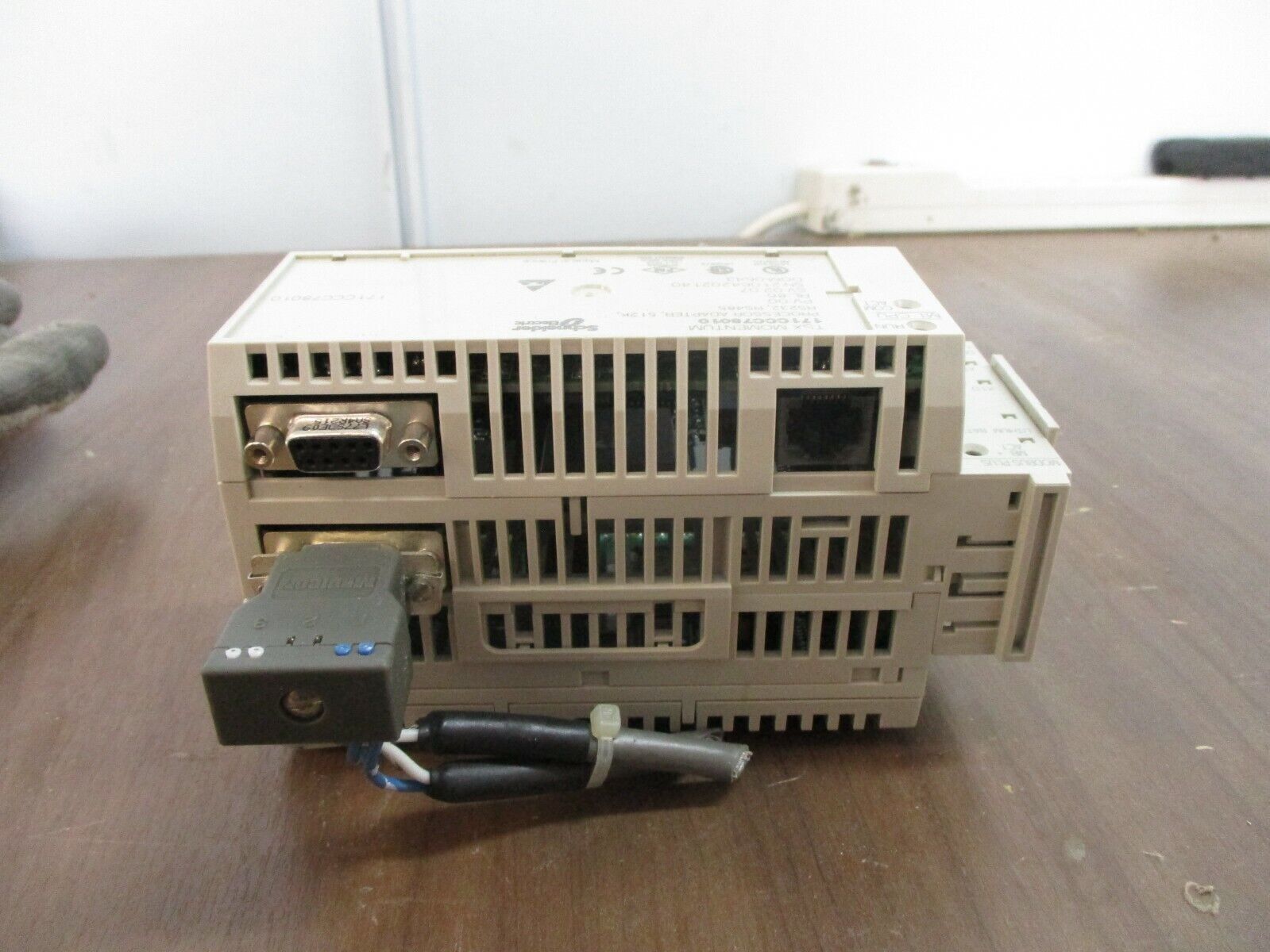 Schneider Electric TSX Momentum Processor w/ I/O Base 171CCC78010 512K Used