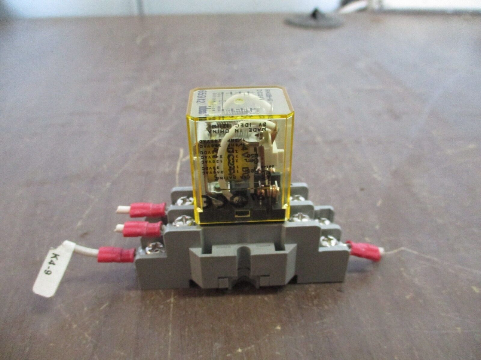 Idec Relay RH2B-U 24VDC *Lot of 2* Used