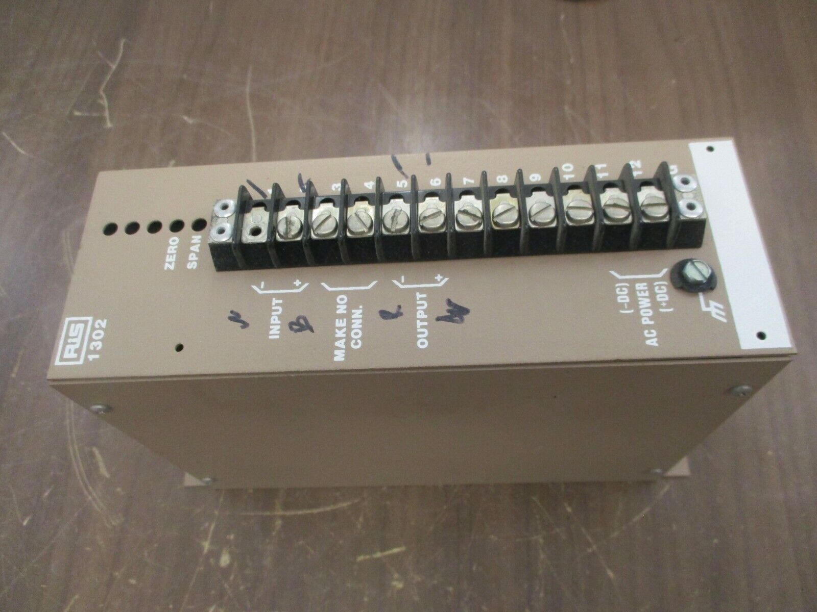 RIS Isolated Transmitter SC-1302 115VAC 4-20mA Used *Missing (1) Terminal Screw*