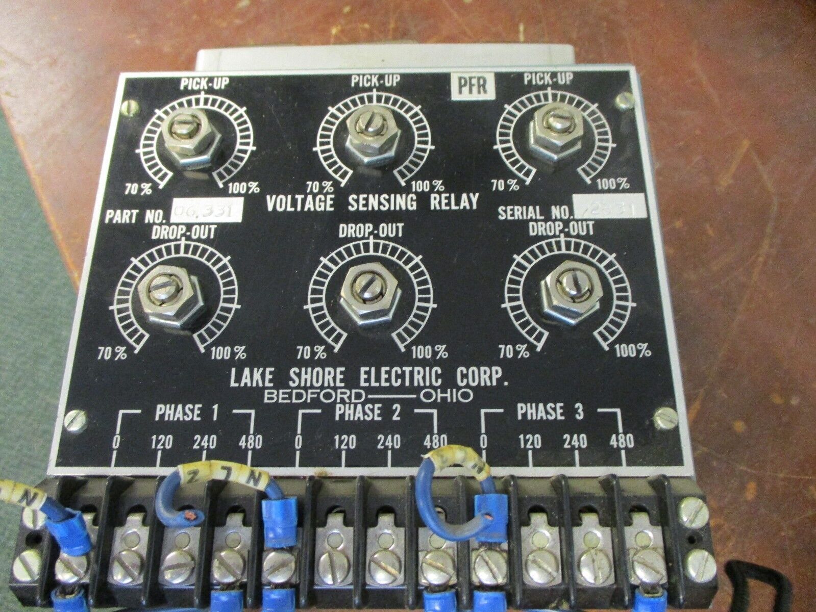 Lake Shore Electric Voltage Sensing Relay 06.331 3P 0-480V Used
