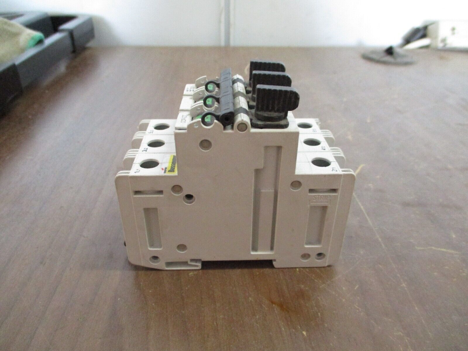 Cooper Bussmann Fusible Disconnect CCP-3-30CC 30A 600V 3P *Broken Terminal Fin*