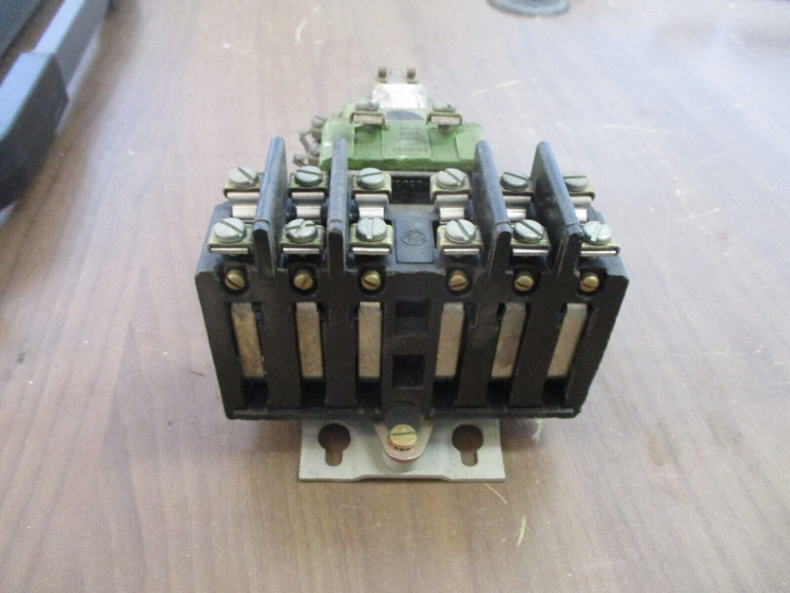 GE Machine Tool Relay CR2810A15DE 120V Coil Used