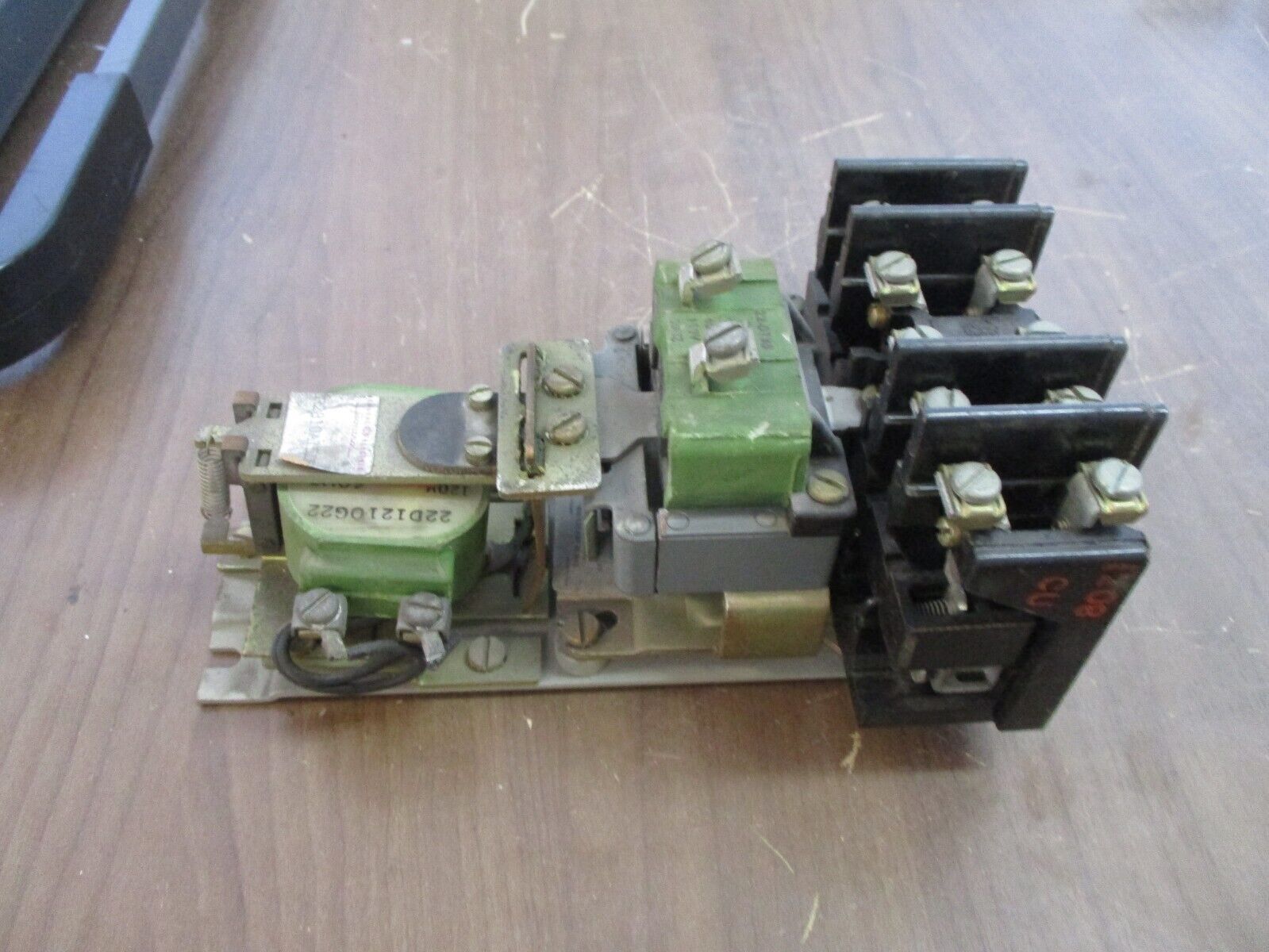 GE Machine Tool Relay CR2810A15DE 120V Coil Used