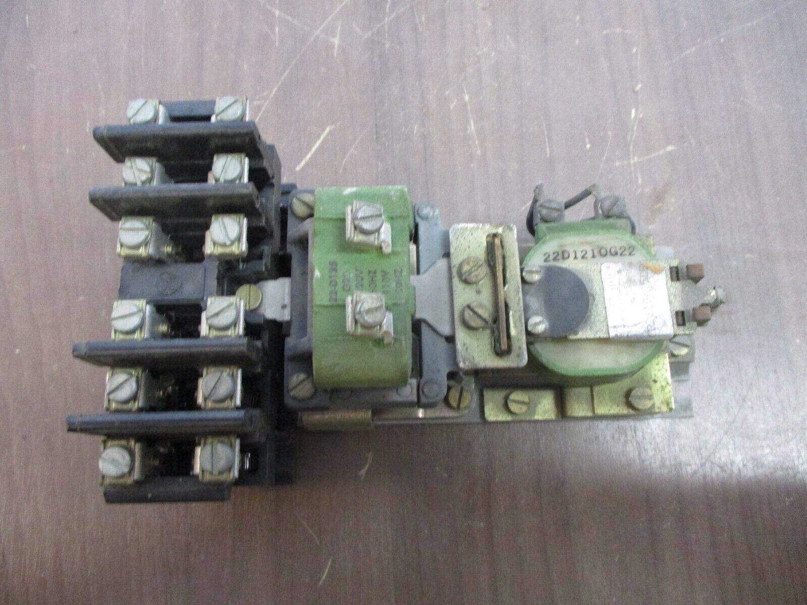 GE Machine Tool Relay CR2810A15DE 120V Coil Used