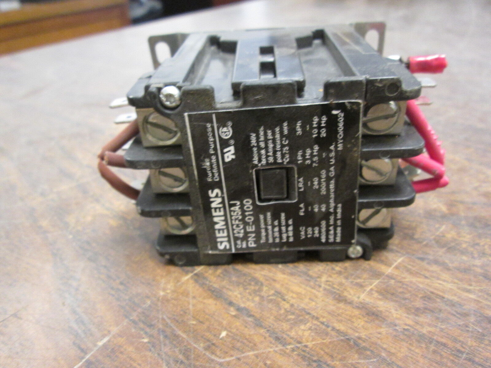 Siemens Definite Purpose Contactor 42CF35AJ 24V Coil 40A 600V Used