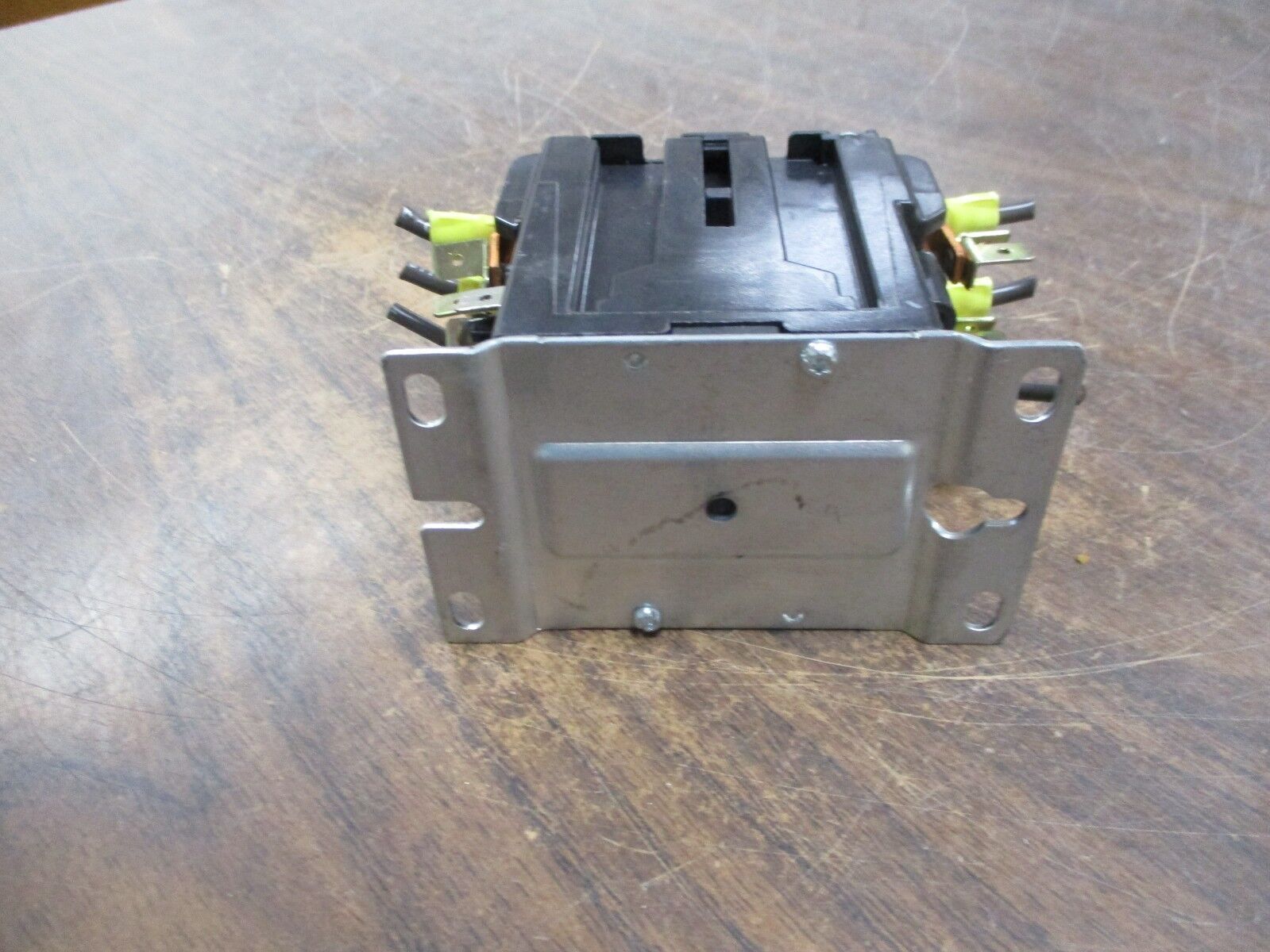 Furnas Definite Purpose Contactor 42AF35AJASH 24V Coil 25A 600V Used