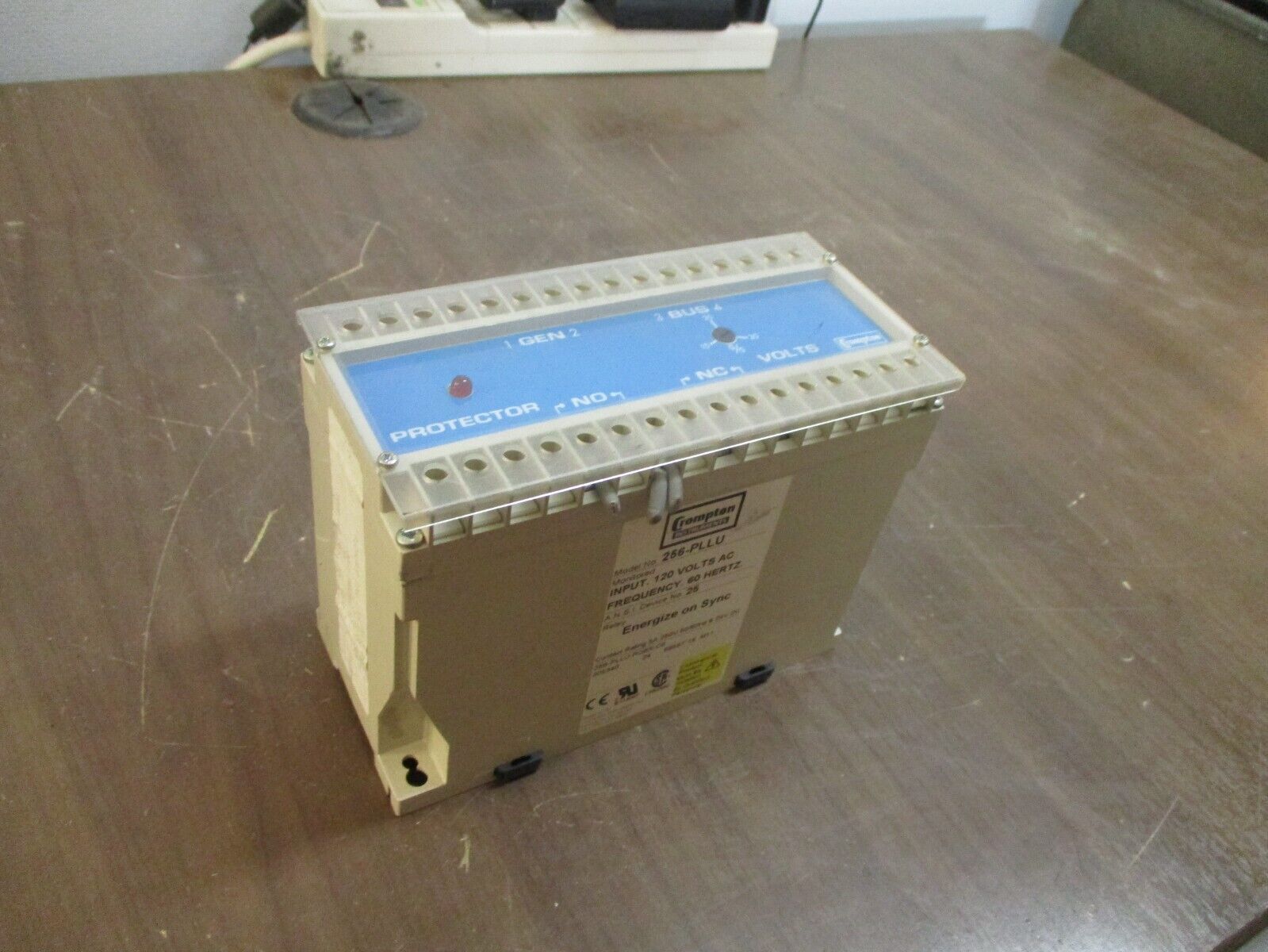 Crompton Protector Energize on Sync Relay 256-PLLU-PQBX-C6 120V 60Hz Used