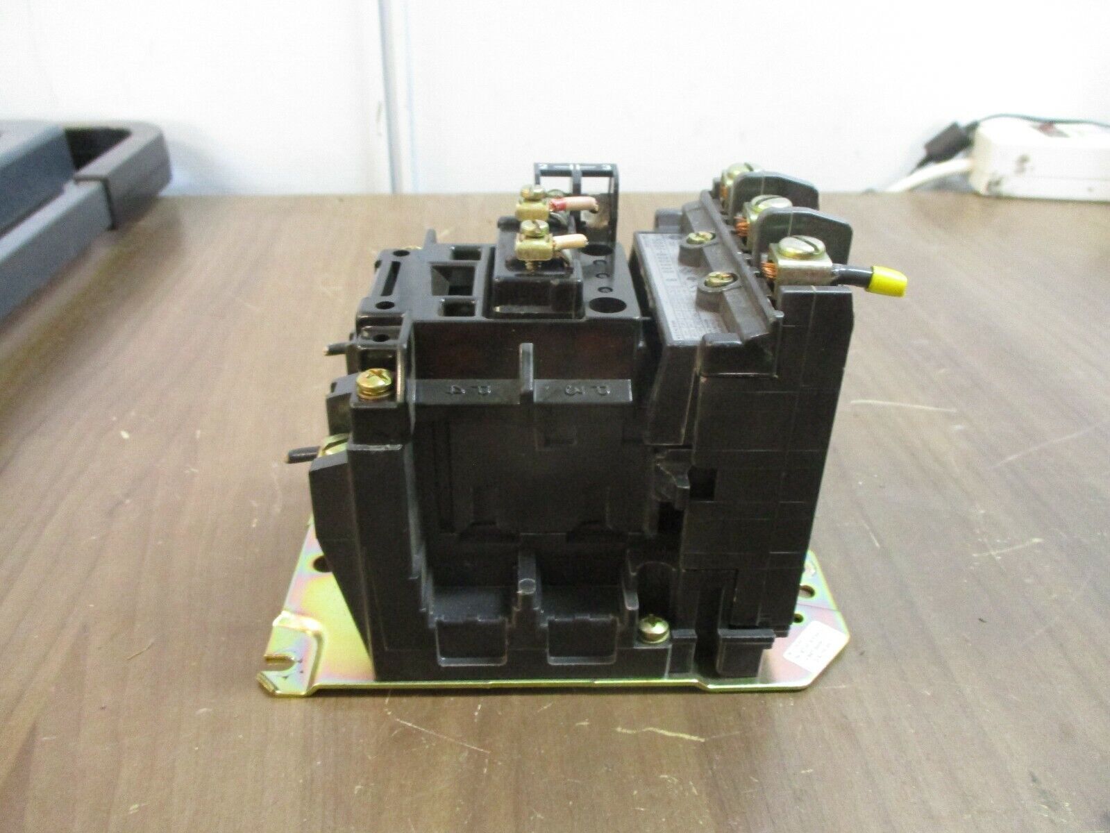 Allen-Bradley Size 1 Contactor 500F-BOD930 Ser. B 115-120V Coil 27A 600V Used