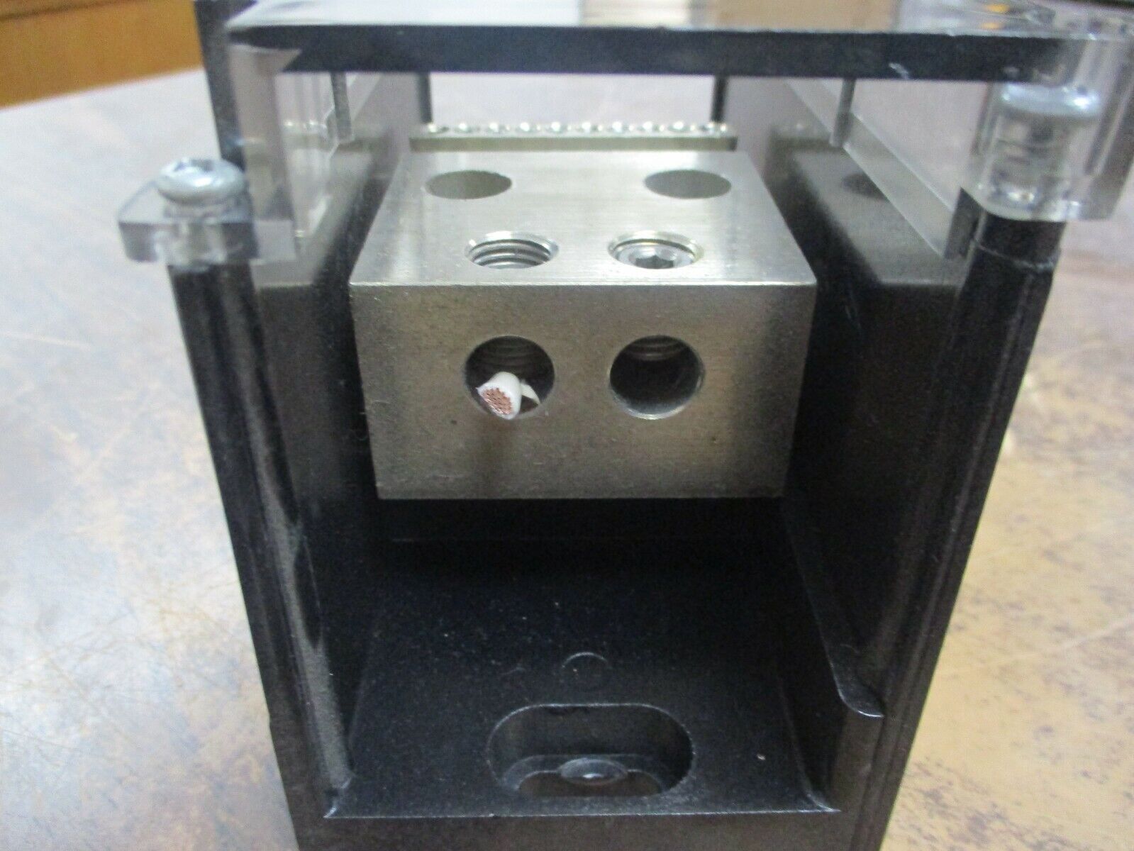 Ferraz Shawmut Power Distribution Block 69601 600V 1P Used