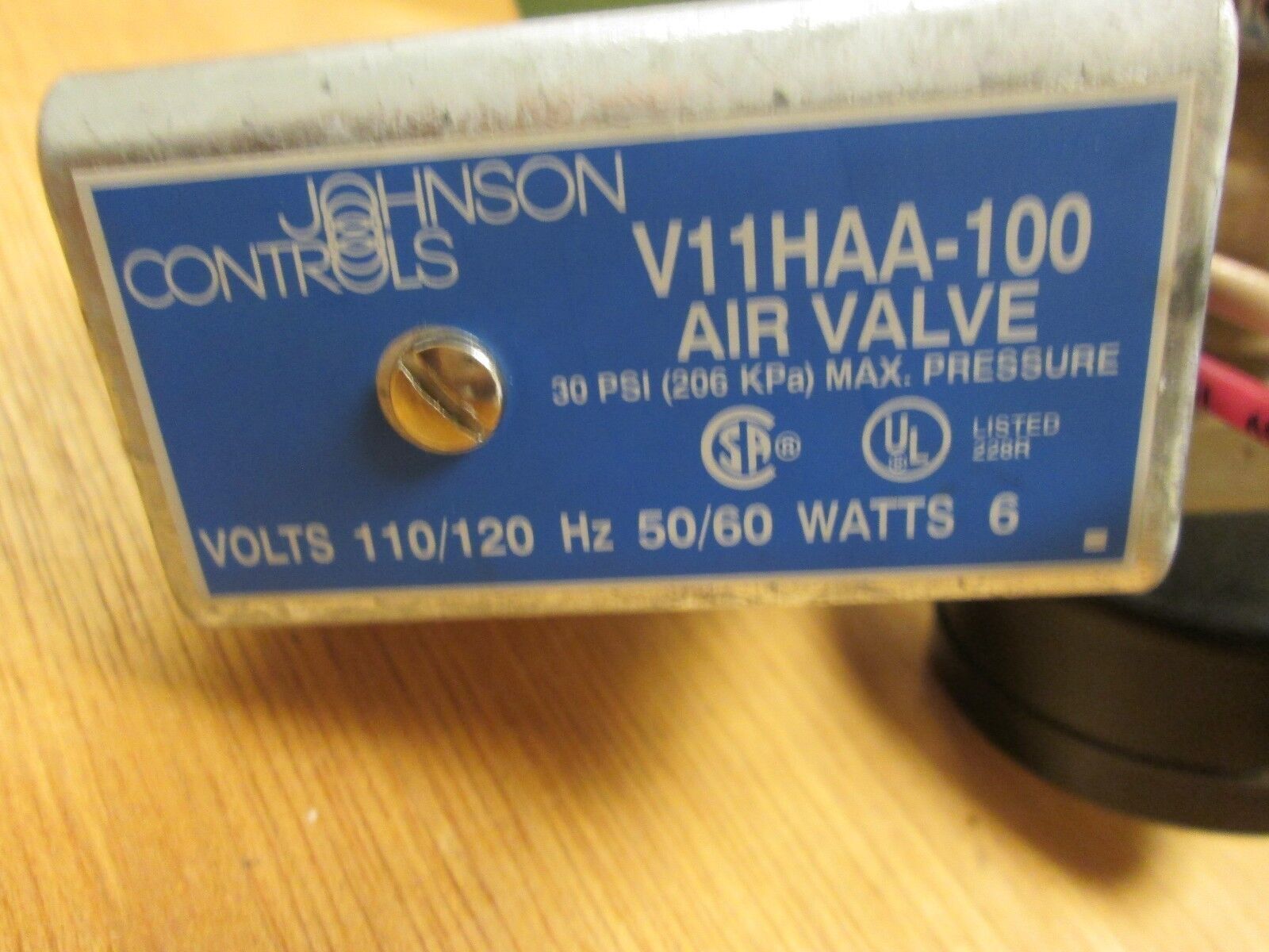 Johnson Controls Air Valve V11HAA-100 30PSI 110/120V 6W Used