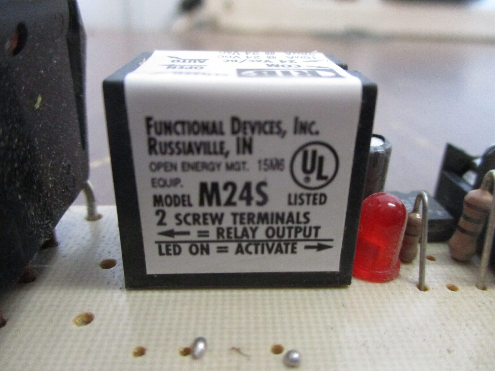 Functional Devices, Inc. RIB Track Mount Relay M24S 24VAC/DC Used