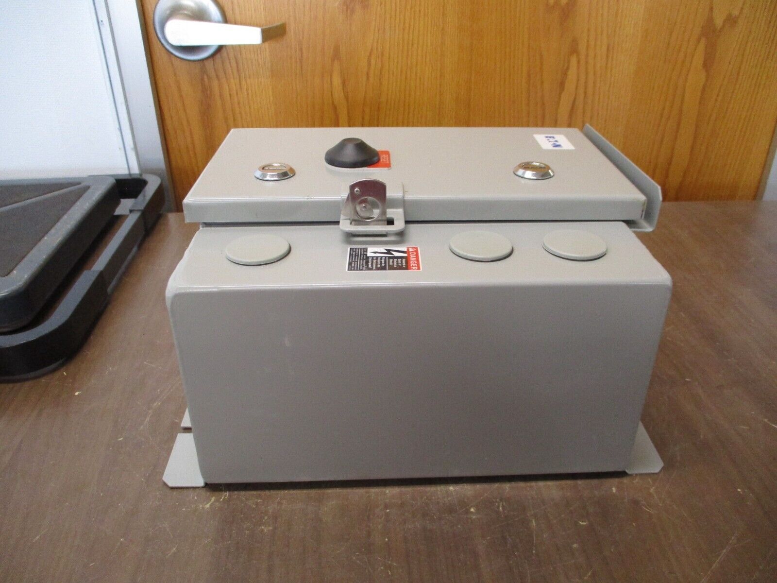 Eaton Enclosed Size 0 Starter ECN0502AAA Mods: 84-28842-1 120V Coil New Surplus