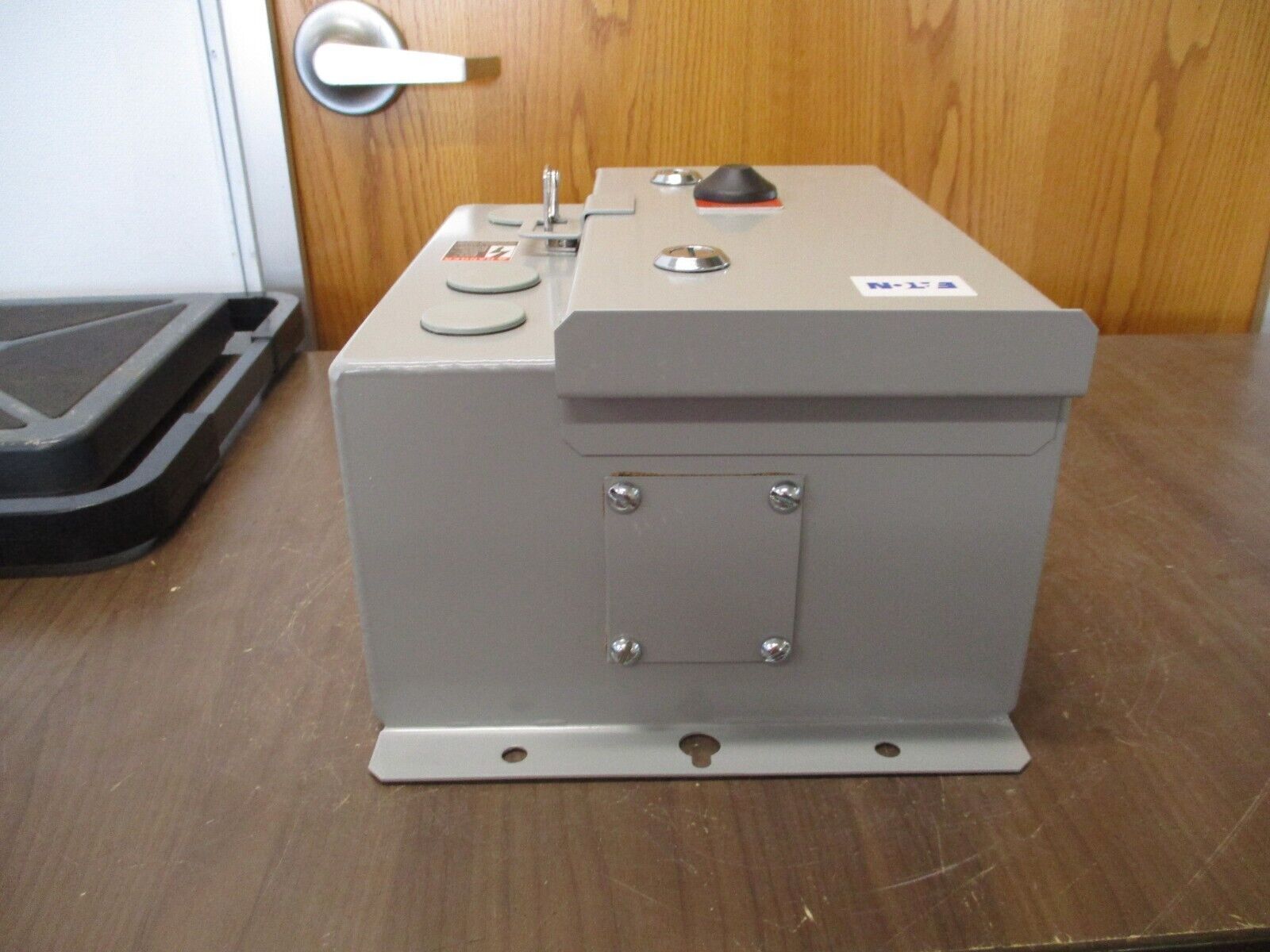 Eaton Enclosed Size 0 Starter ECN0502AAA Mods: 84-28842-1 120V Coil New Surplus