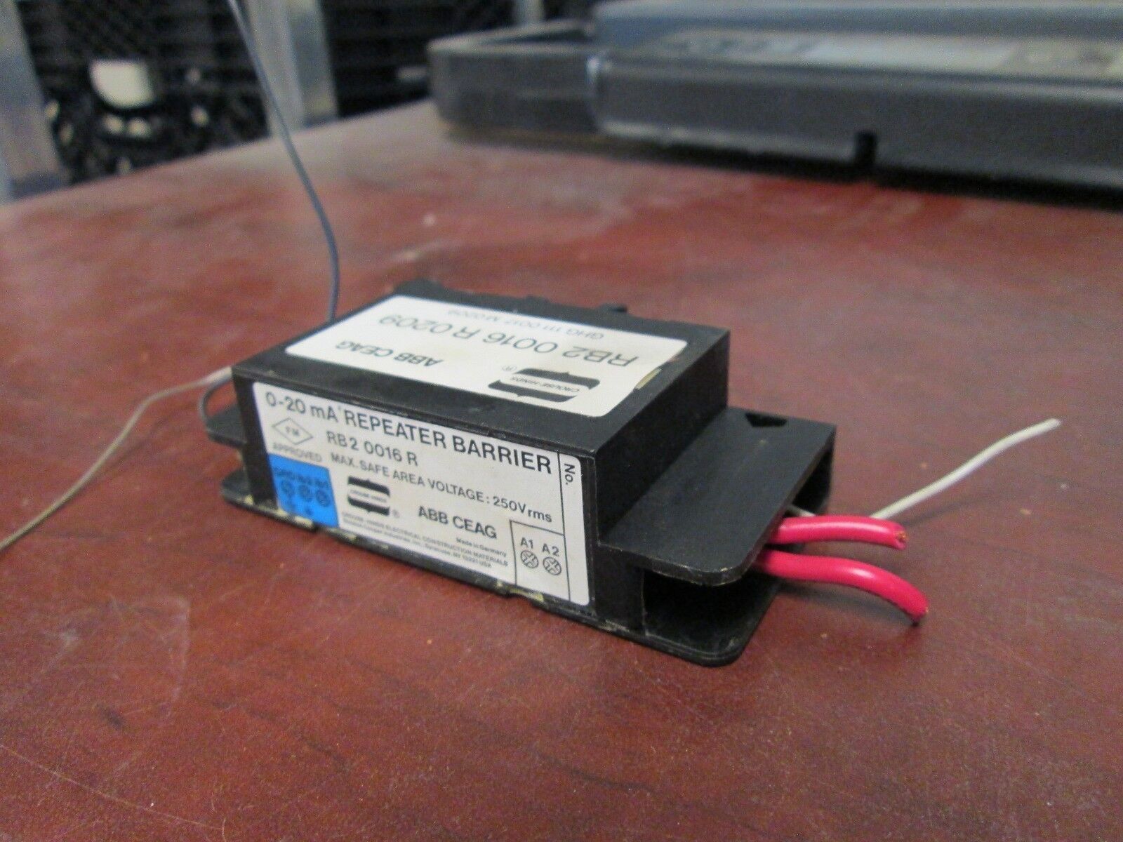 Crouse-Hinds Repeater Barrier RB2 0016R 0-20mA 250Vrms Used