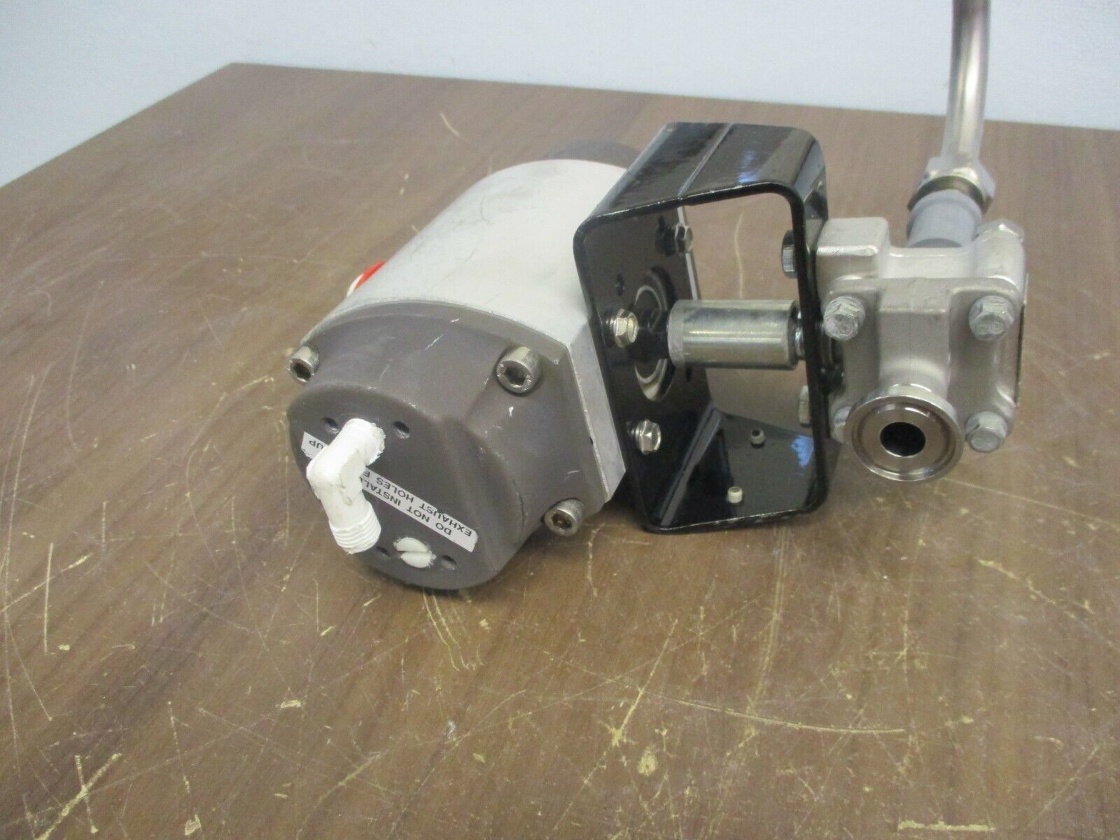 Flowserve Series 39 Pneumatic Actuator w/ Valve 10 39 SN R6 Max Pressure: 120PSI