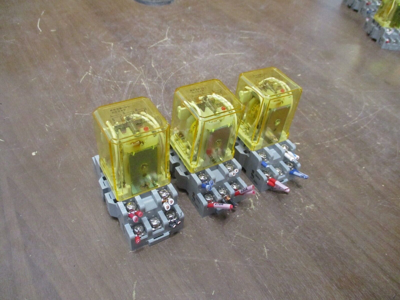 IDEC Relay RR3B-UL 24VDC w/ Base *Lot of 3* Used
