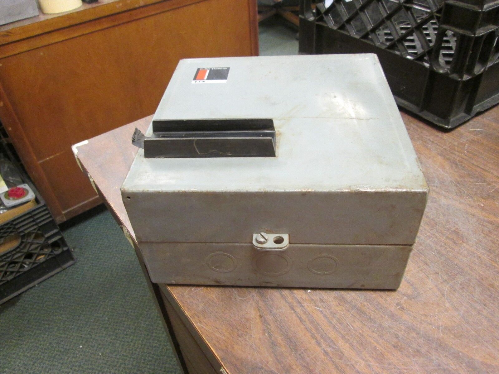 Cutler-Hammer Enclosed Starter A10BN0 Size 0 120V Coil Used