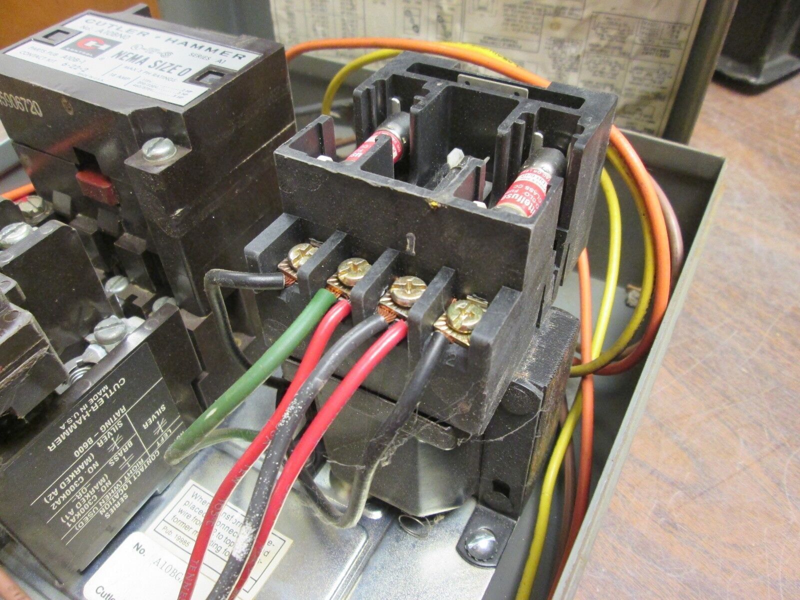 Cutler-Hammer Enclosed Starter A10BN0 Size 0 120V Coil Used
