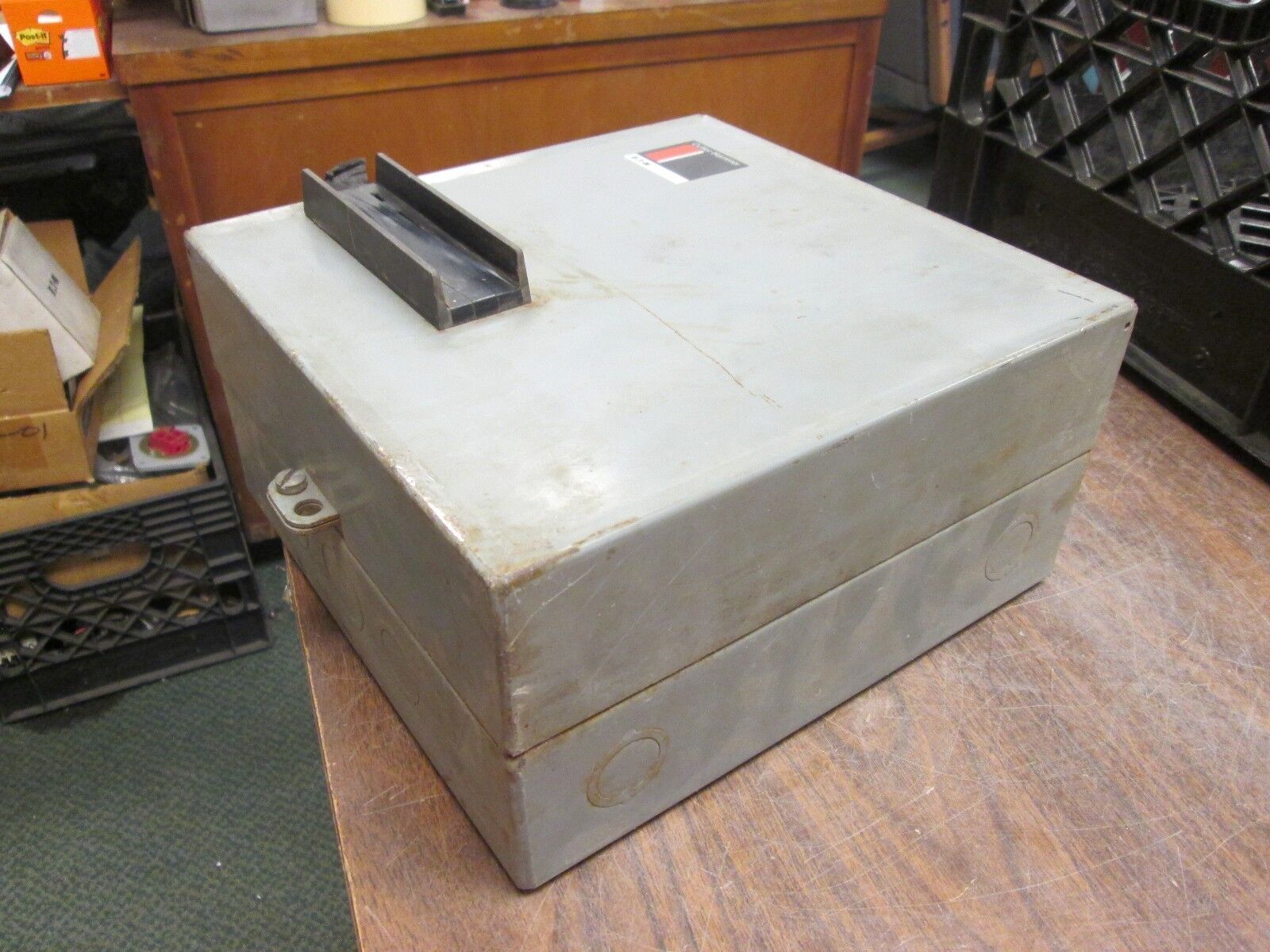 Cutler-Hammer Enclosed Starter A10BN0 Size 0 120V Coil Used