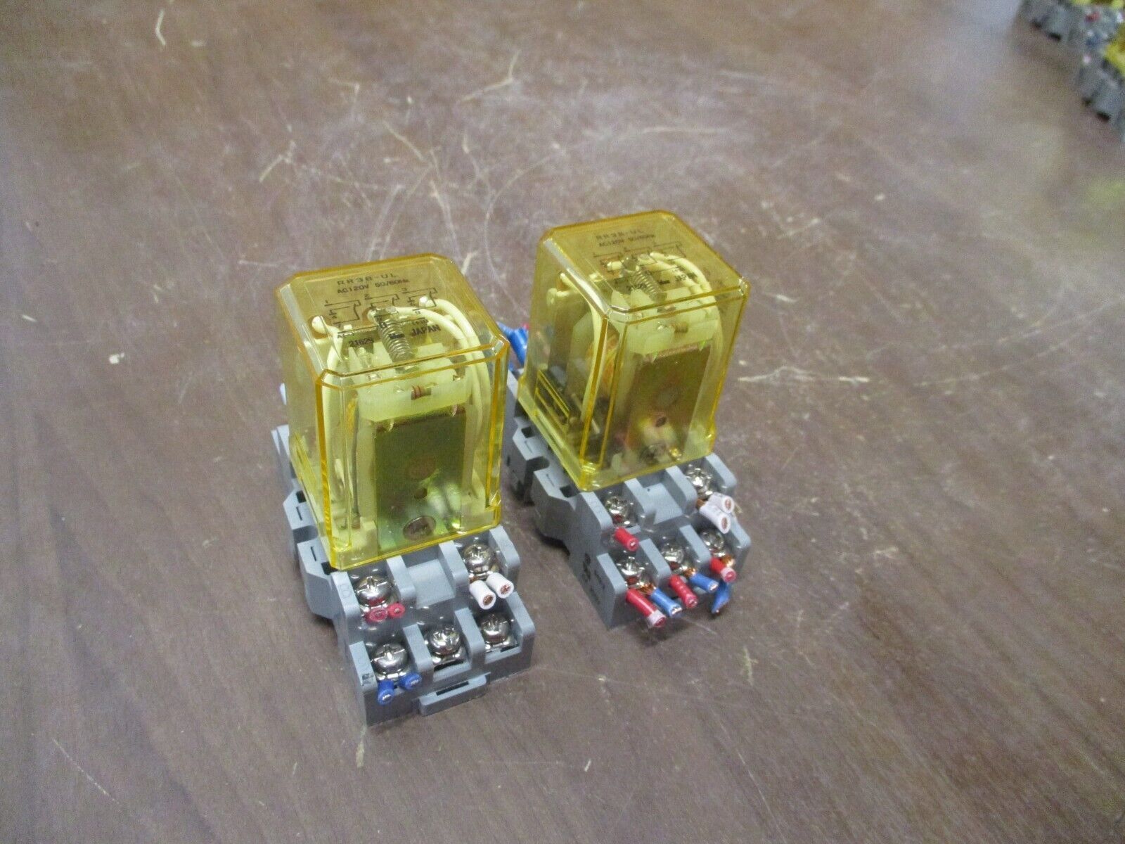 IDEC Relay RR3B-UL 120V Coil w/ Base *Lot of 2* Used