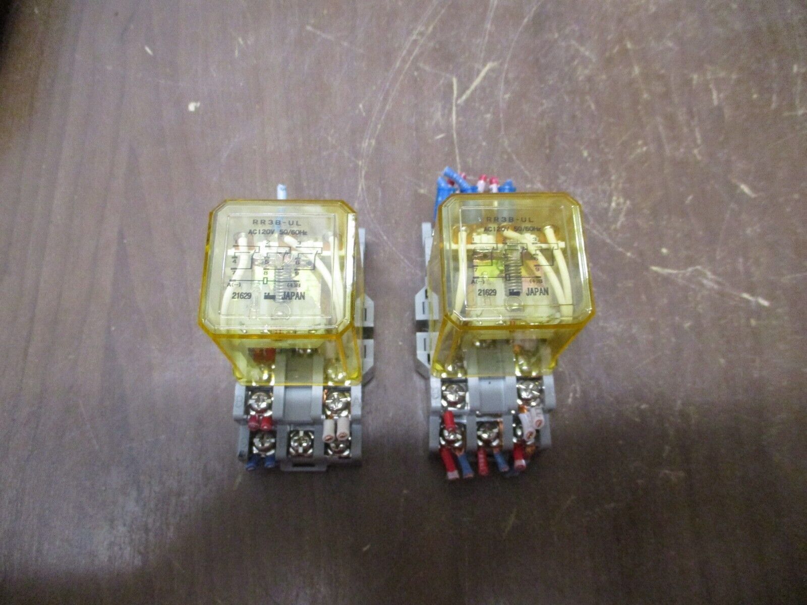 IDEC Relay RR3B-UL 120V Coil w/ Base *Lot of 2* Used