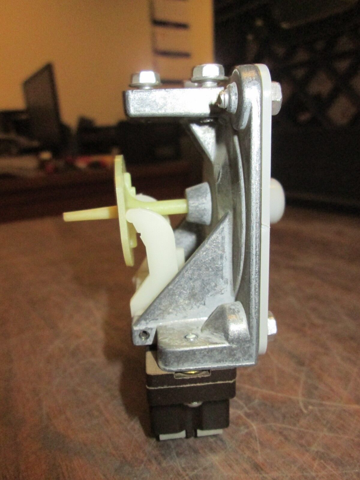 Cutler-Hammer Aux Relay D80AS2 Used