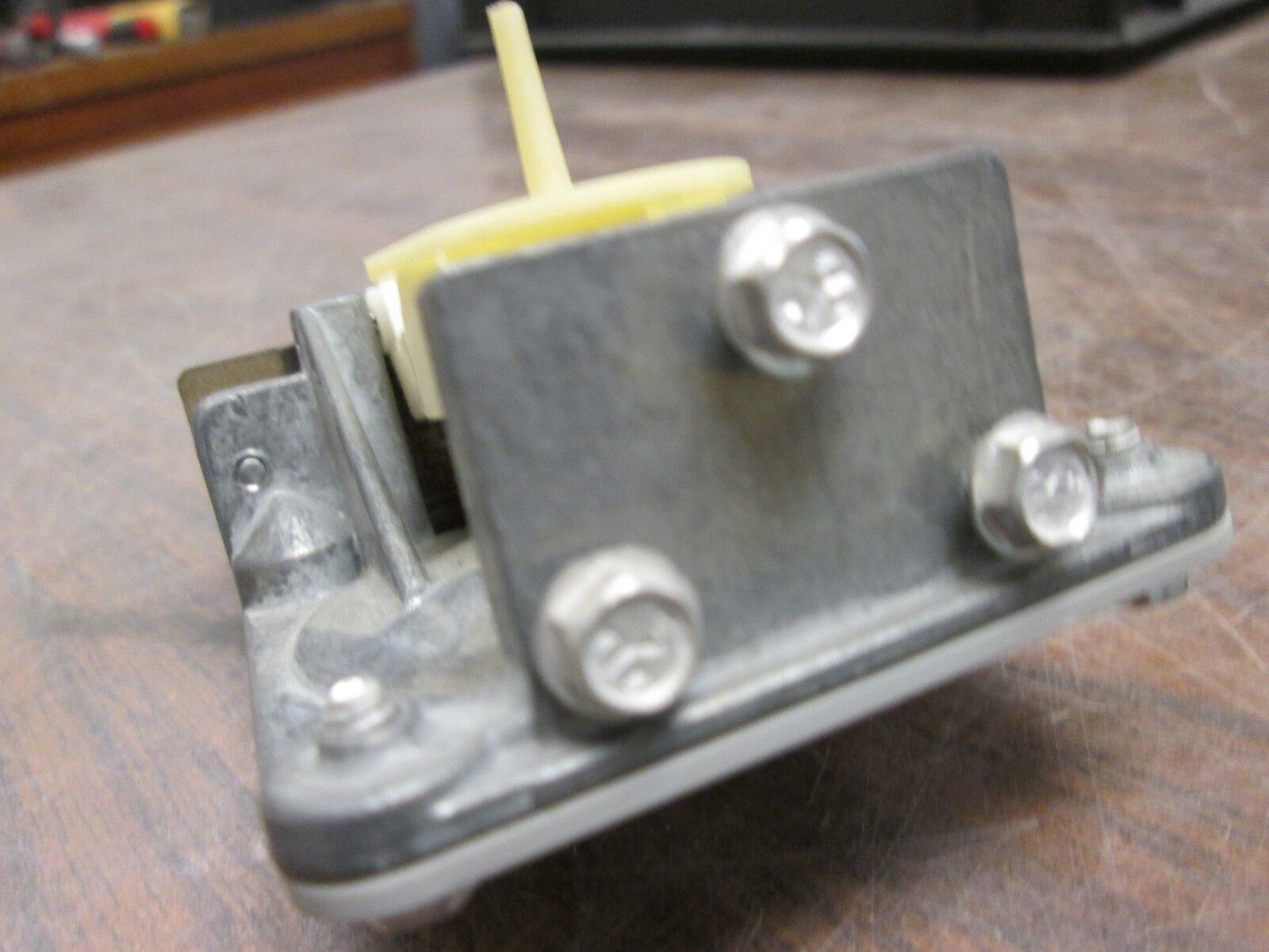 Cutler-Hammer Aux Relay D80AS2 Used