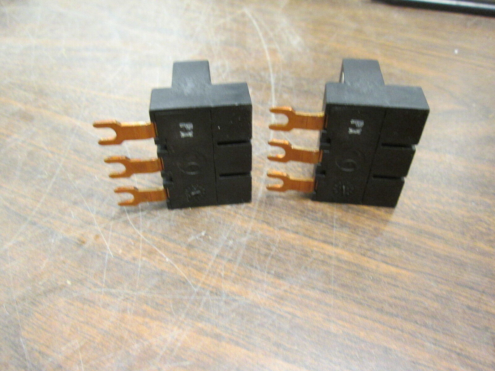 Allen-Bradley Contact Block 140M-C-WTE Ser A 64A 690V *Lot of 2* Used