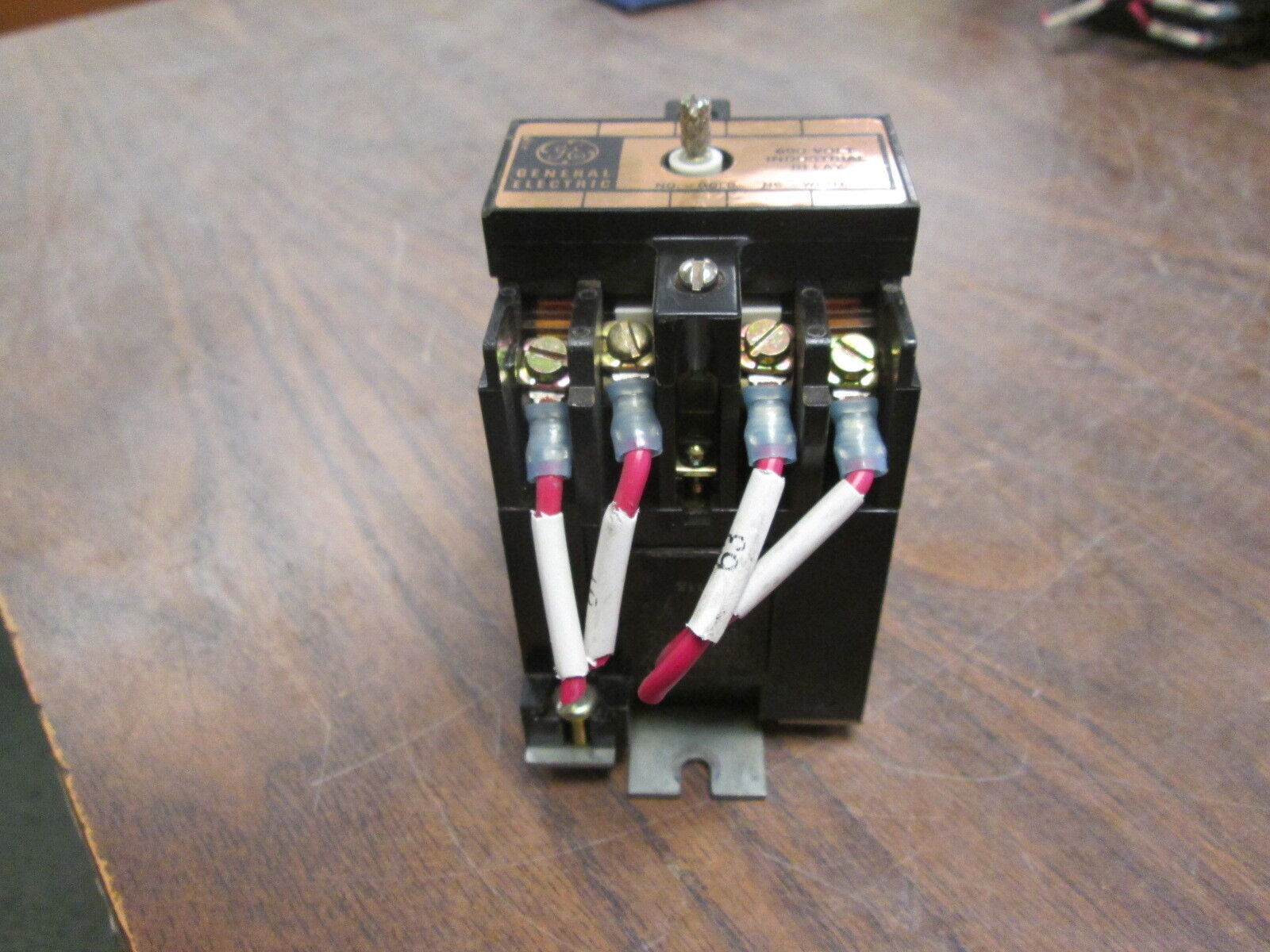 GE Relay CR120B 022** 120V Coil 600V Used