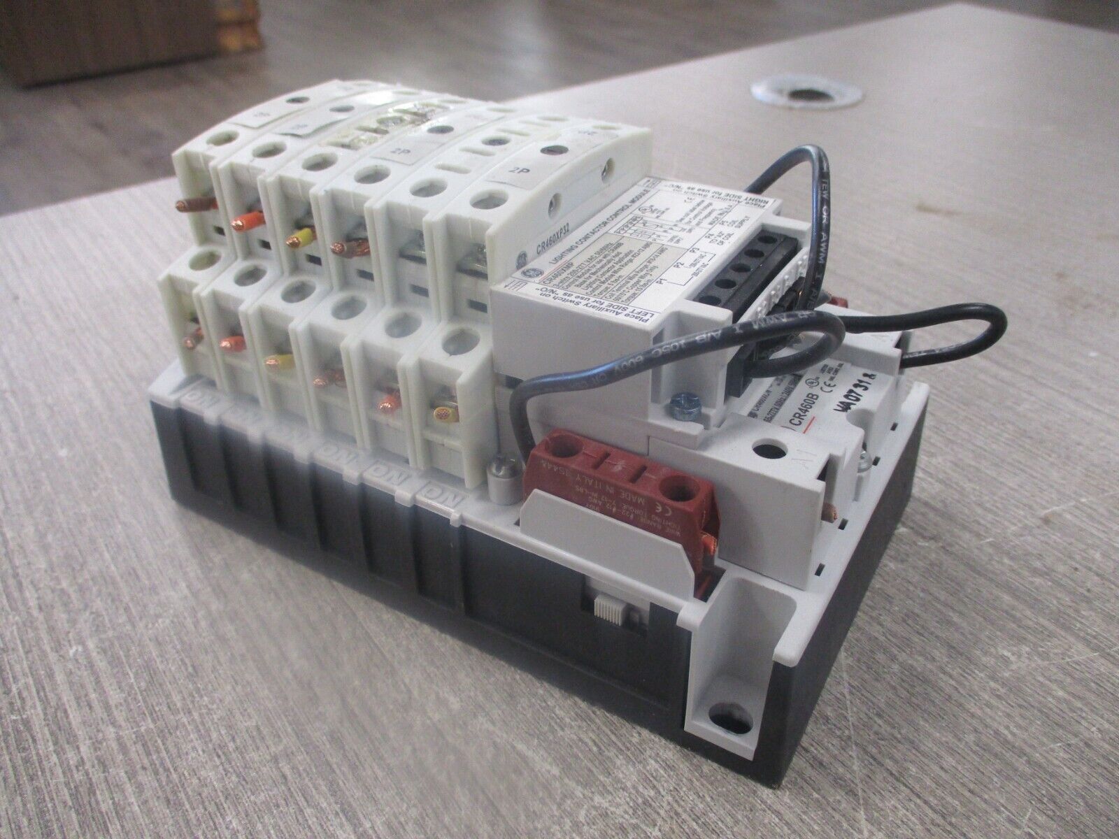 GE Lighting Contactor CR460B 265-277V Coil w/ (6) Power Pole Used