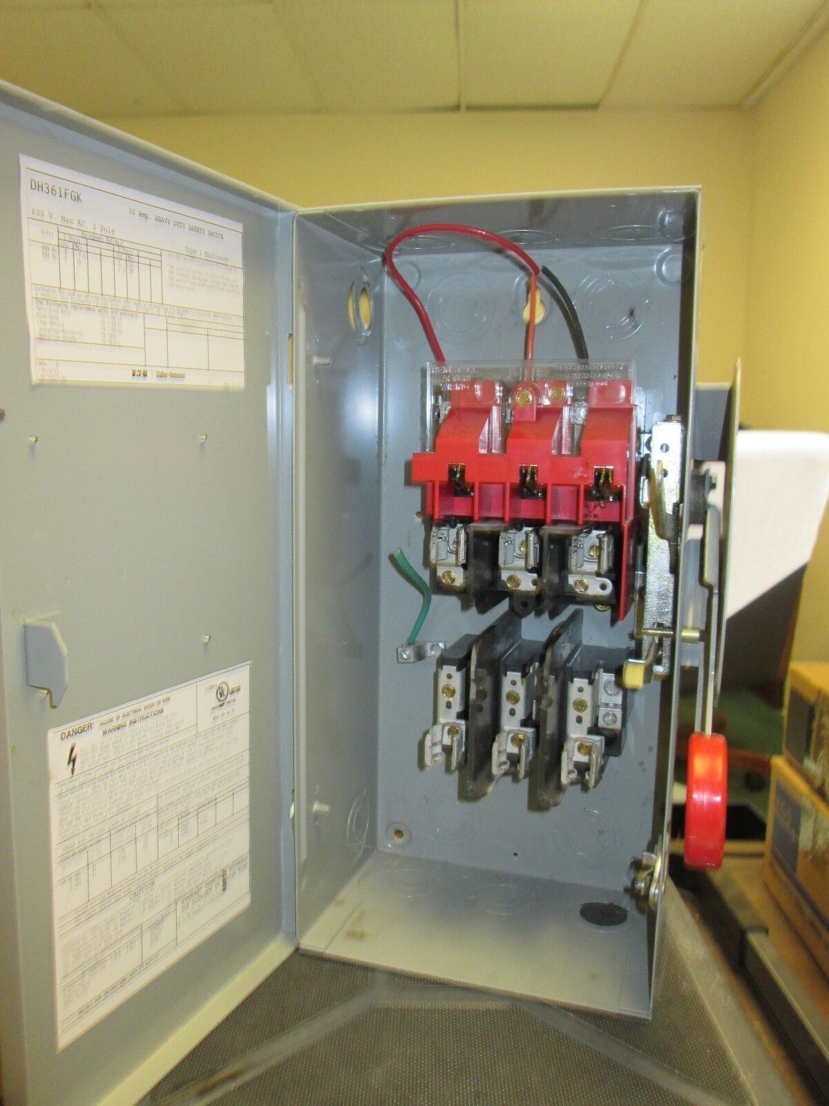 Cutler-Hammer Fusible Safety Switch DH361FGK 30A 600V 3Ph Used