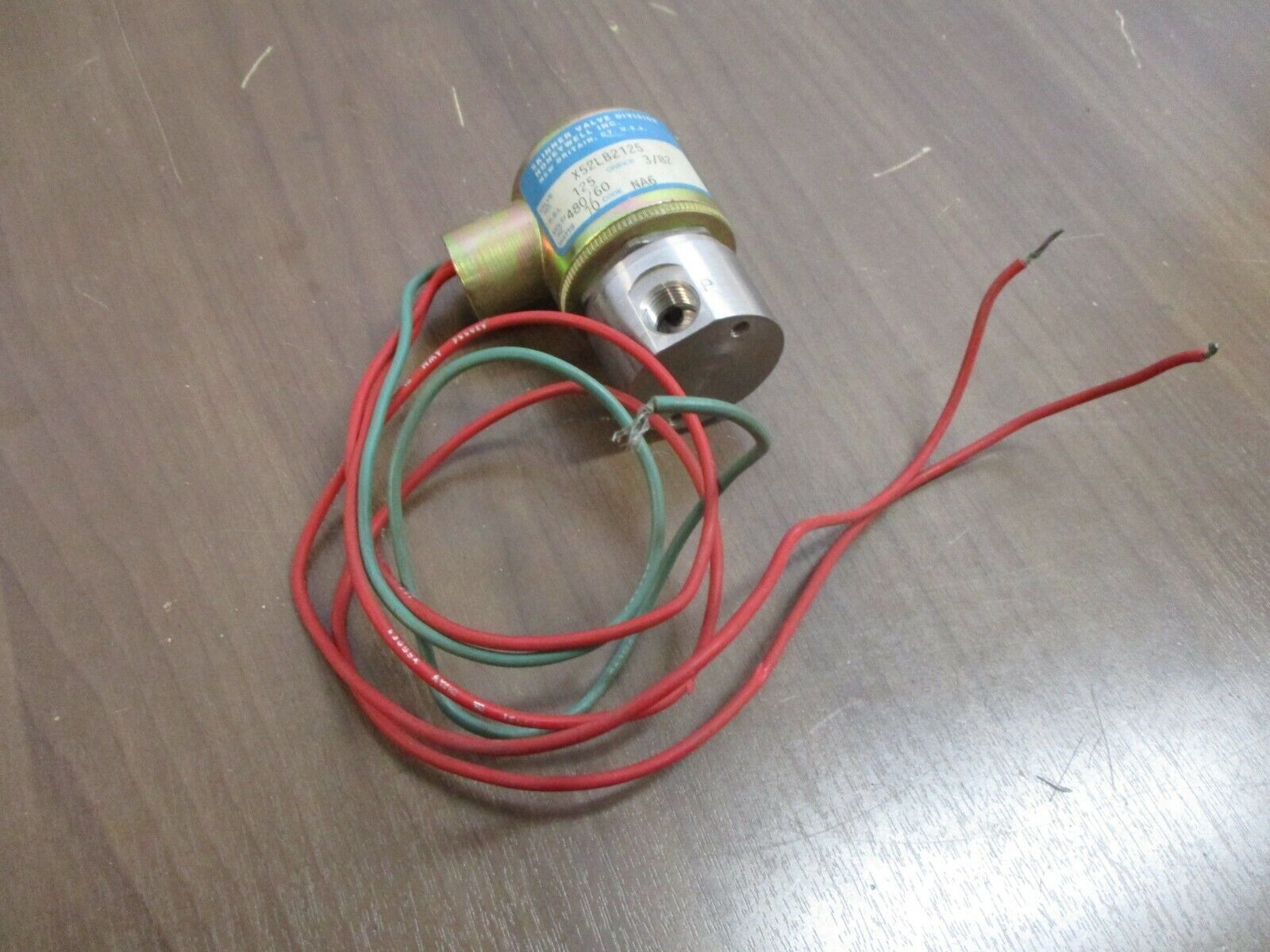 Honeywell Skinner Solenoid Valve X52LB2125 125PSI 480V 60Hz Used