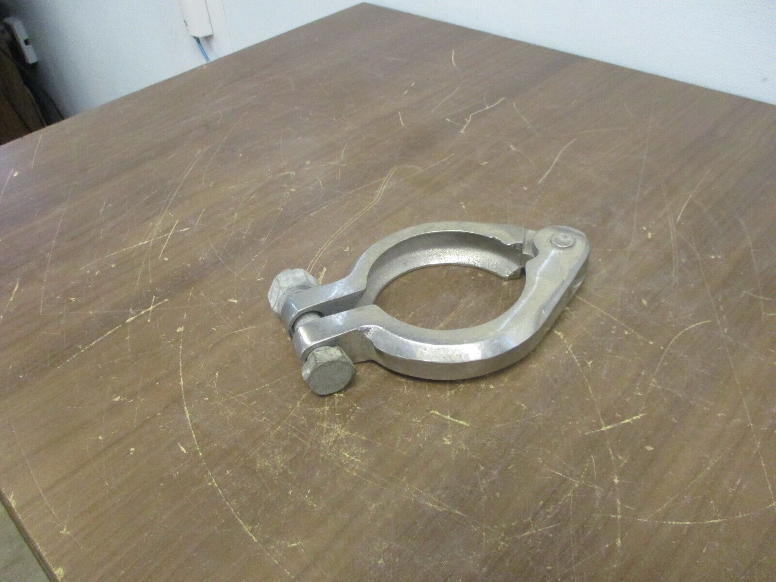 Misc. Brand Hinged Split-Ring Clamp Size: 3" Used