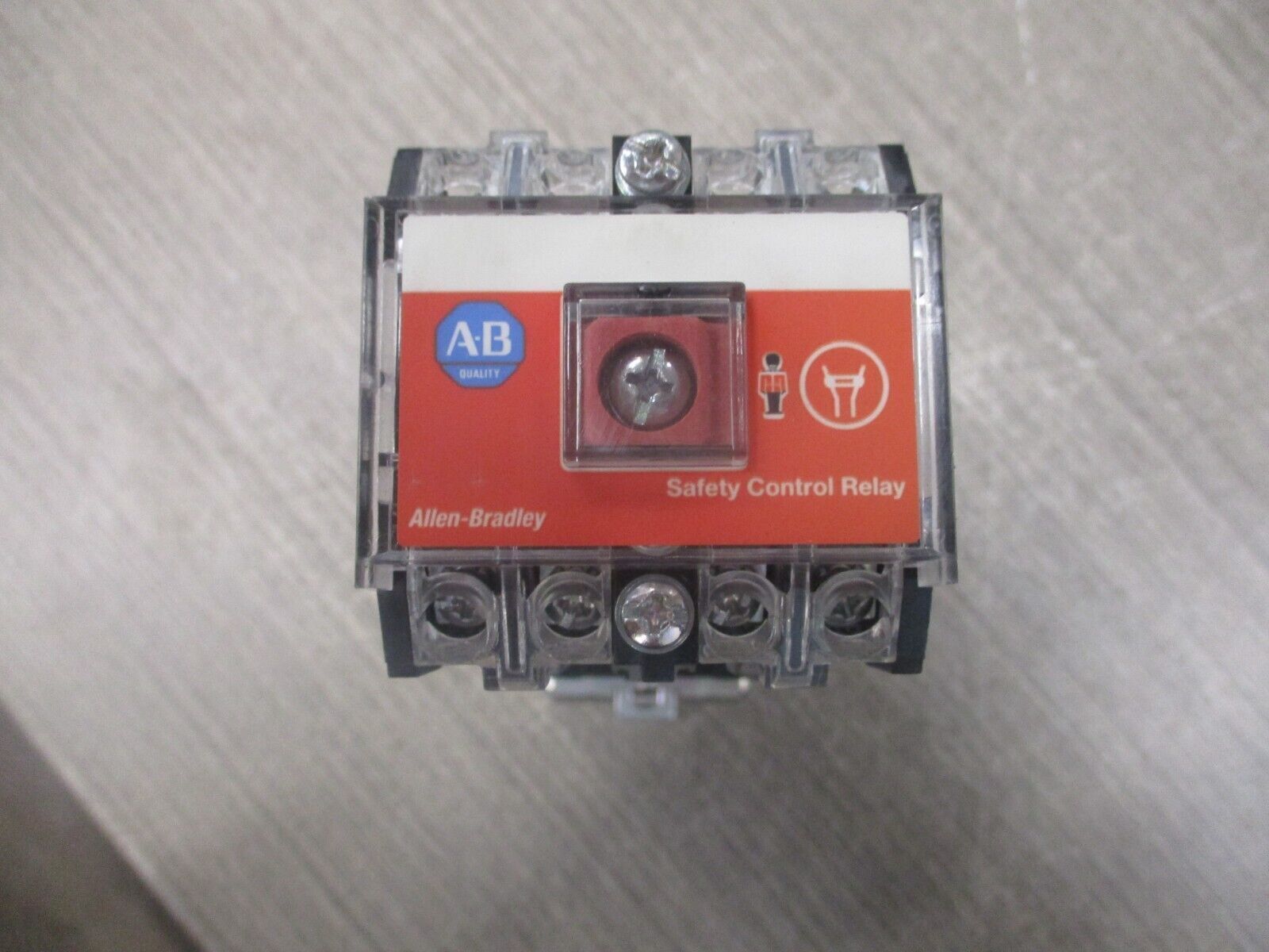 Allen-Bradley Safety Control Relay 700S-DCP1020DZ24 Ser. E 24VDC Coil Used