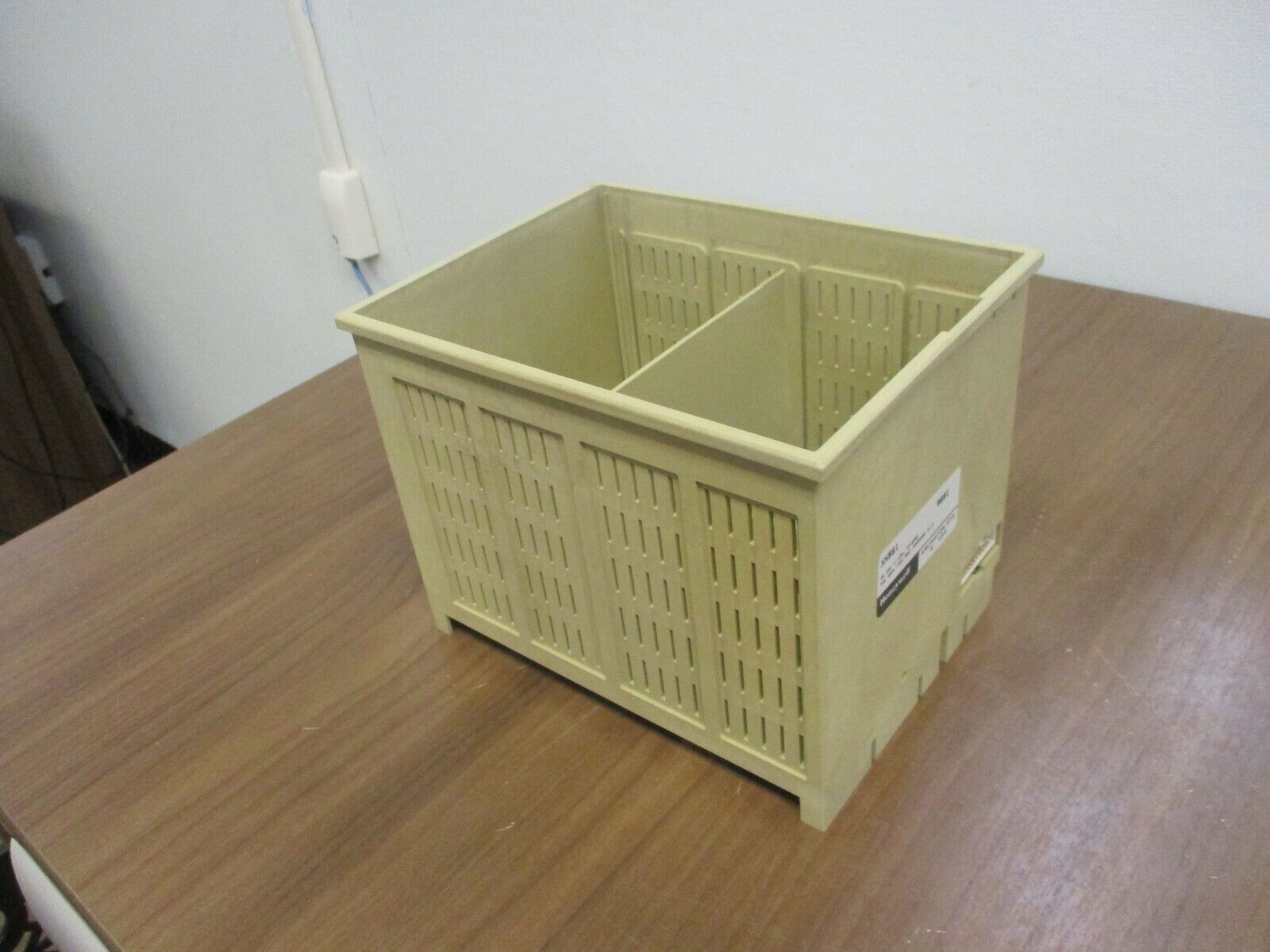 Honeywell Card Housing XH561 HW V1.2 24V 47-63Hz Used