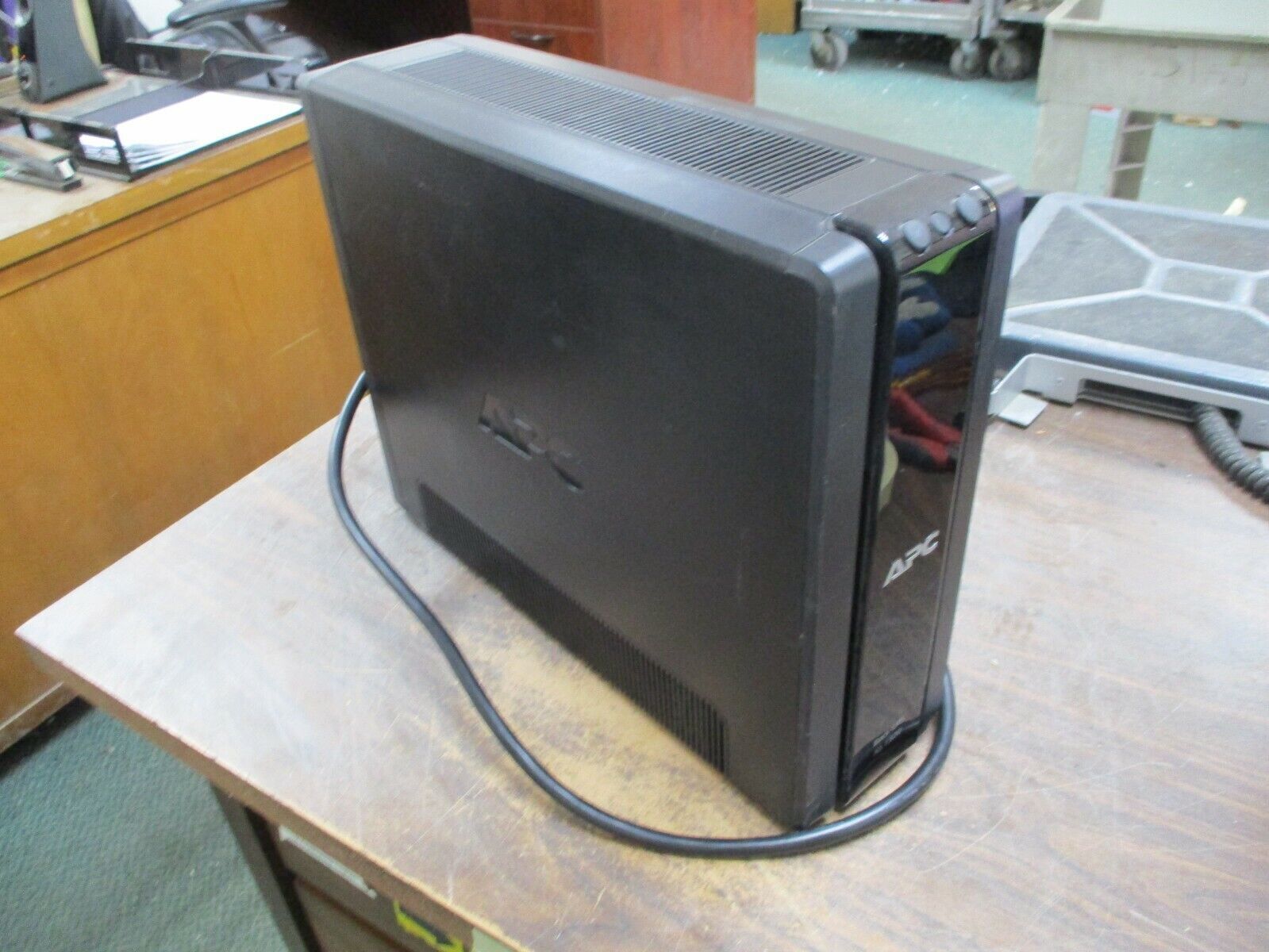 APC UPS Battery Backup BX1500G Input: 120V, 12A, 50/60Hz, 1Ph 1500VA Used