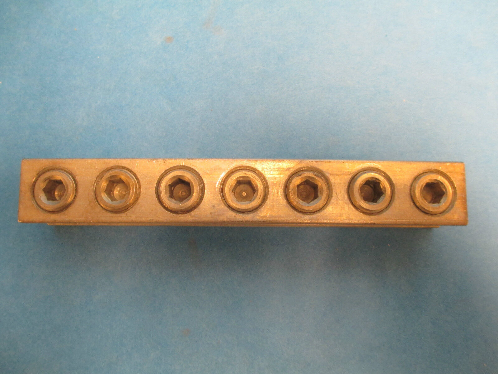 CMC Neutral Bar NA-300, (6) 300MCM Terminals