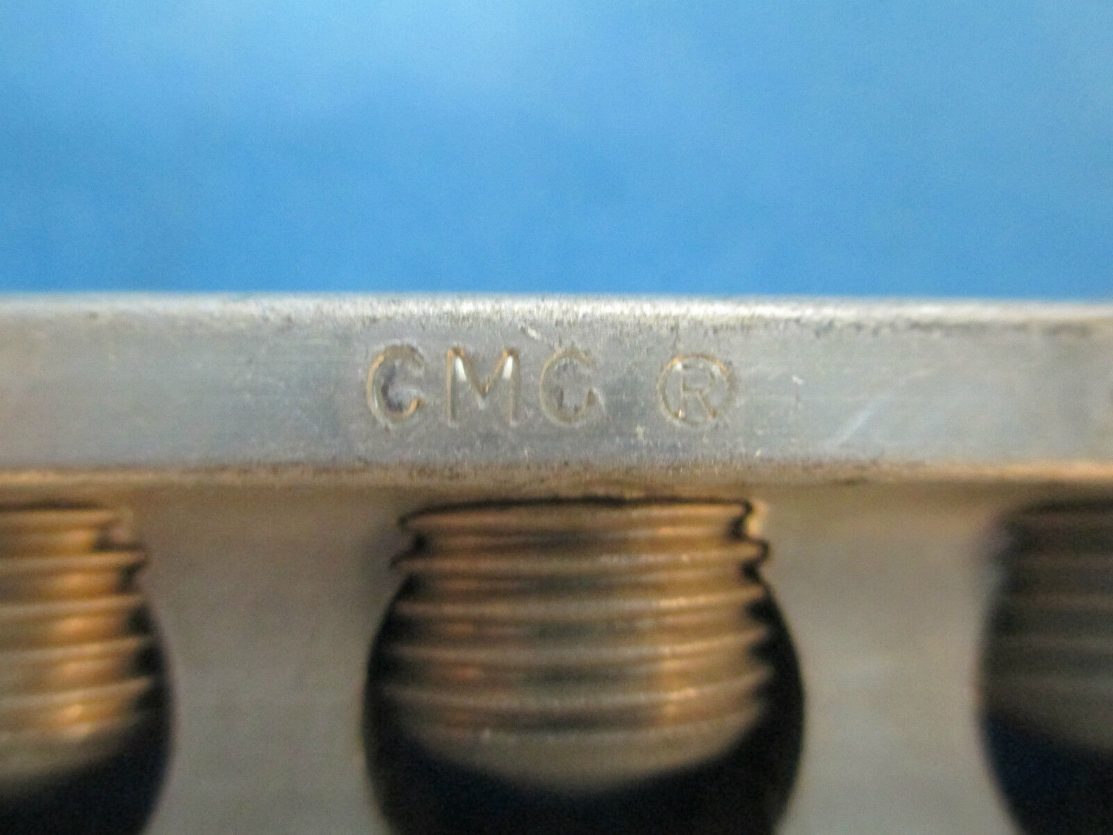 CMC Neutral Bar NA-300, (6) 300MCM Terminals