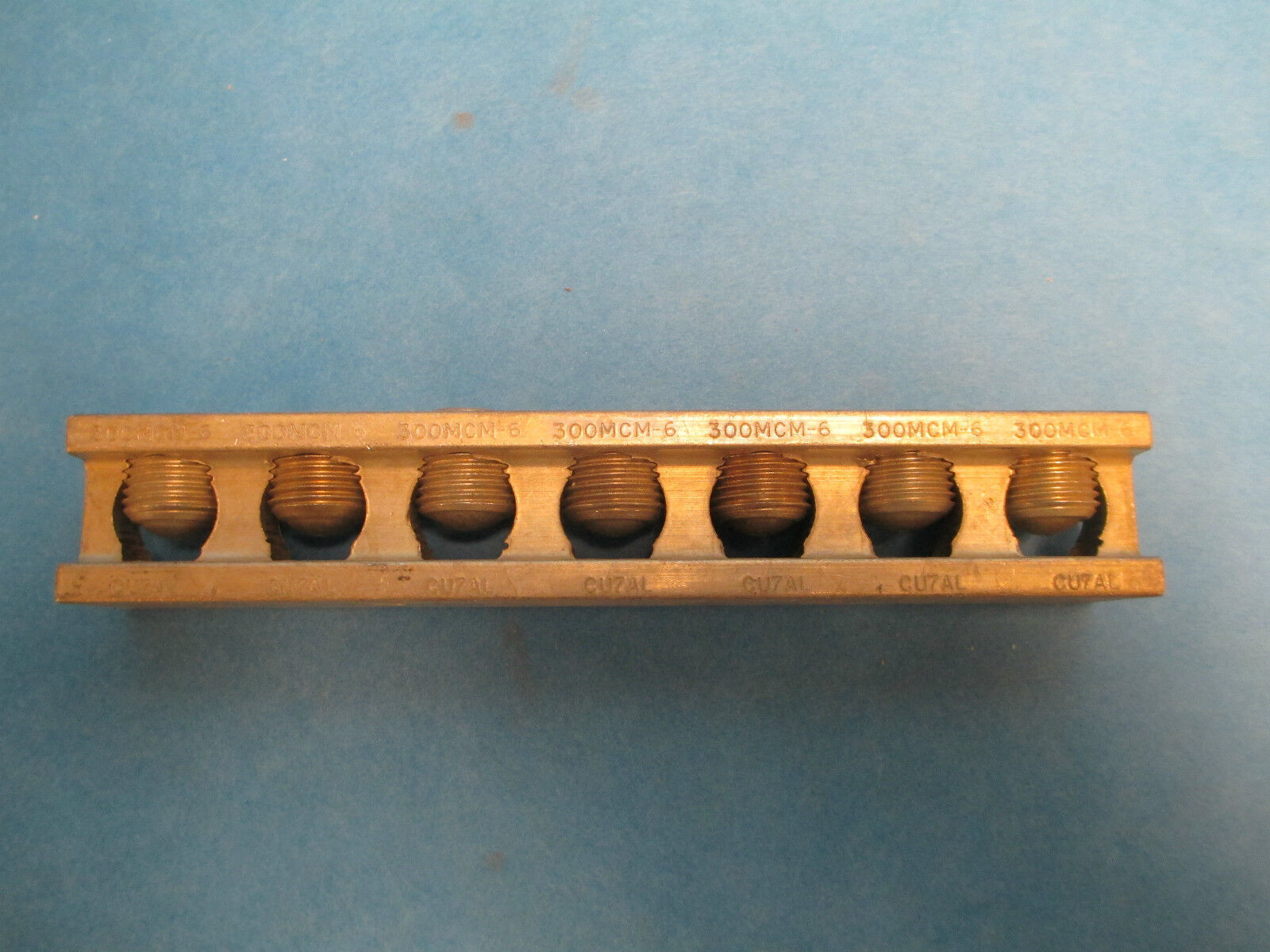 CMC Neutral Bar NA-300, (6) 300MCM Terminals