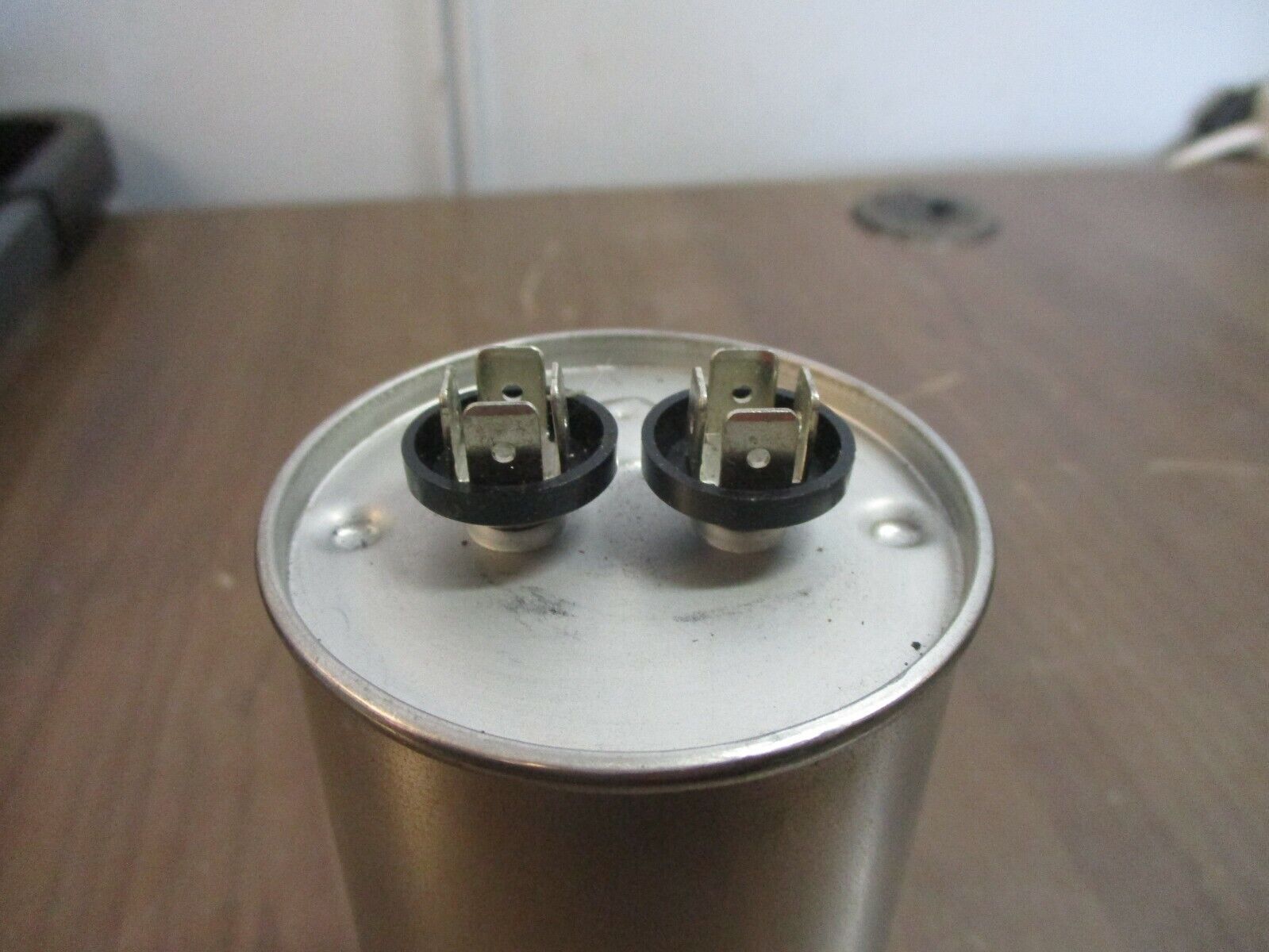 Aerovox Capacitor Z26S3770M58 70uF 370V 50/60Hz Used