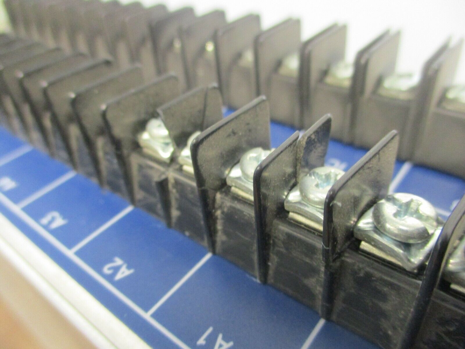 SEL Model SEL-251-2 Distribution Relay 251002-2556UVGB Power Supply: 24/48VDC